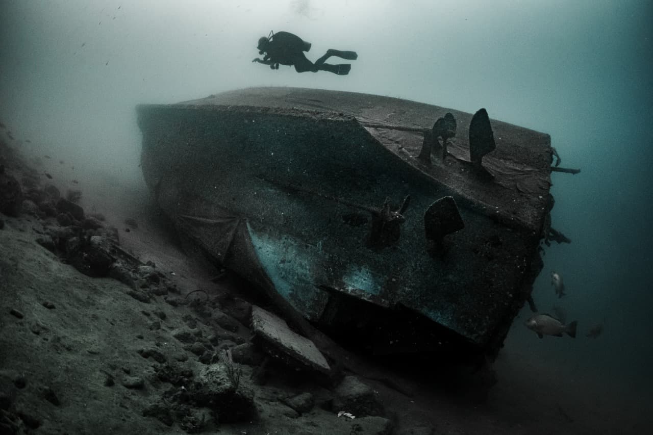 Aquaventure Helicopter & Boat wreck dive site.