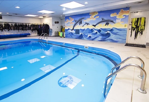 Underwater Safaris Chicago PADI Dive Center