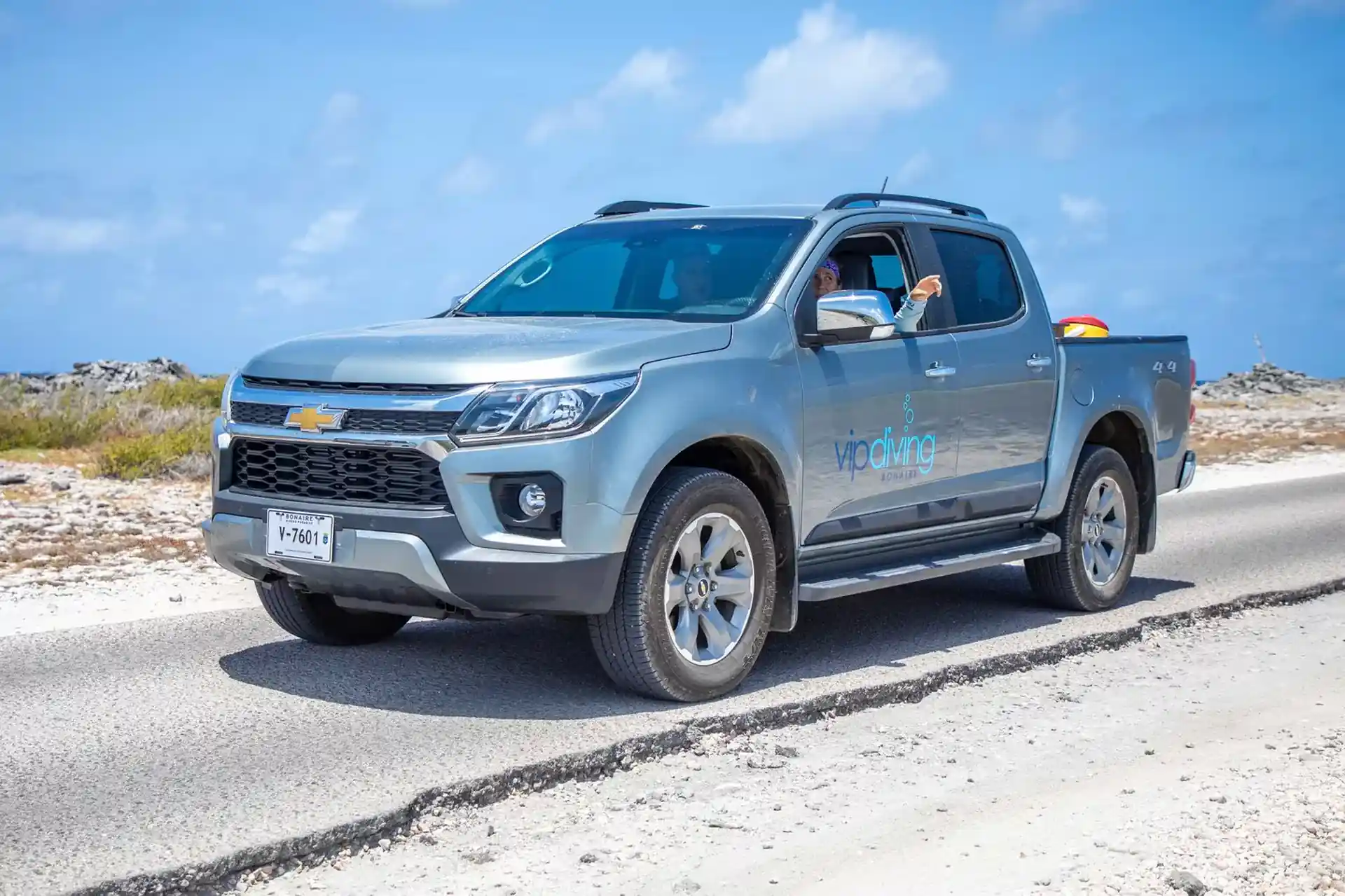 An island tour in between the dives.