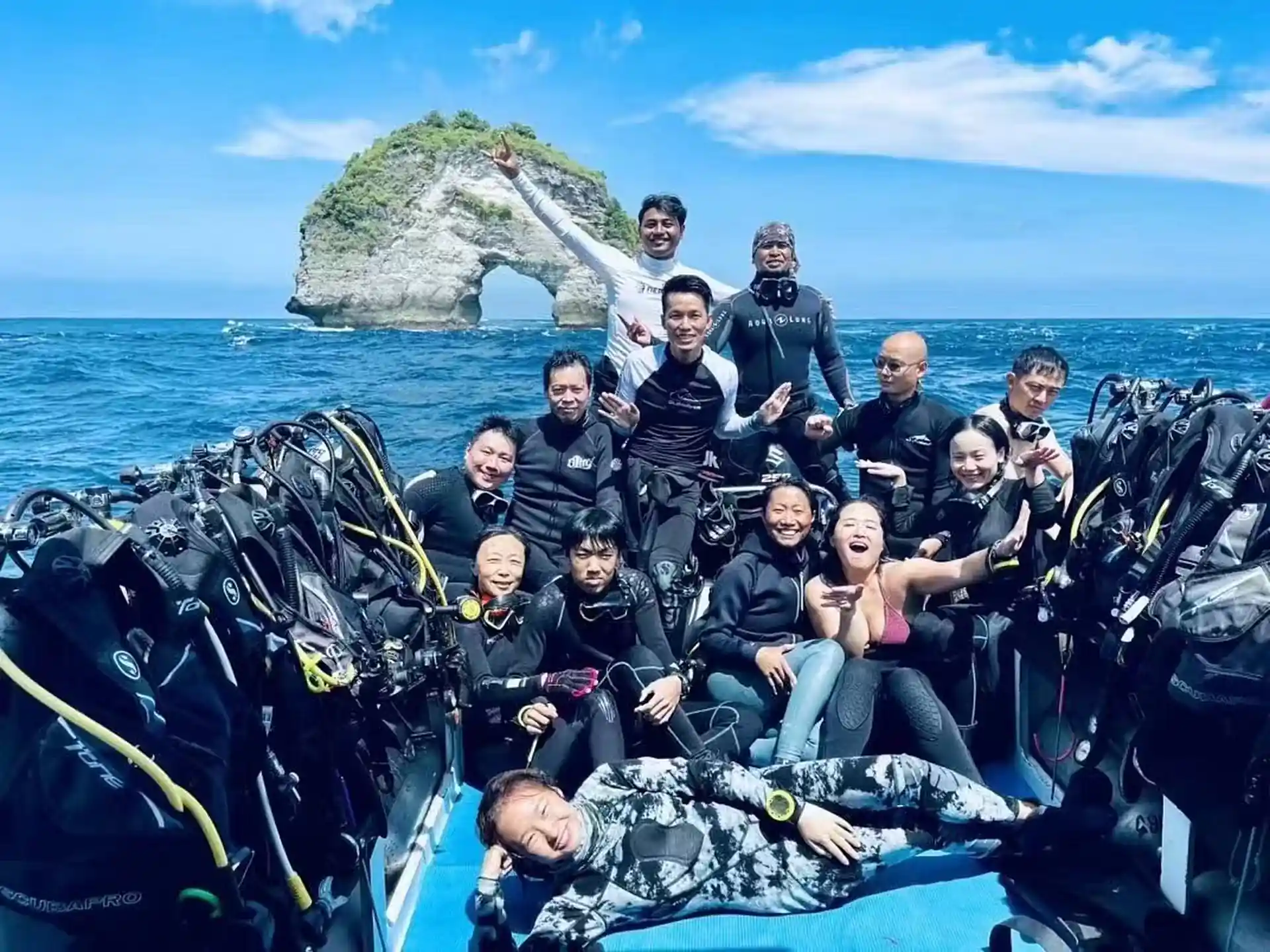 Gruppenfoto nach dem Manta Point Tauchgang.