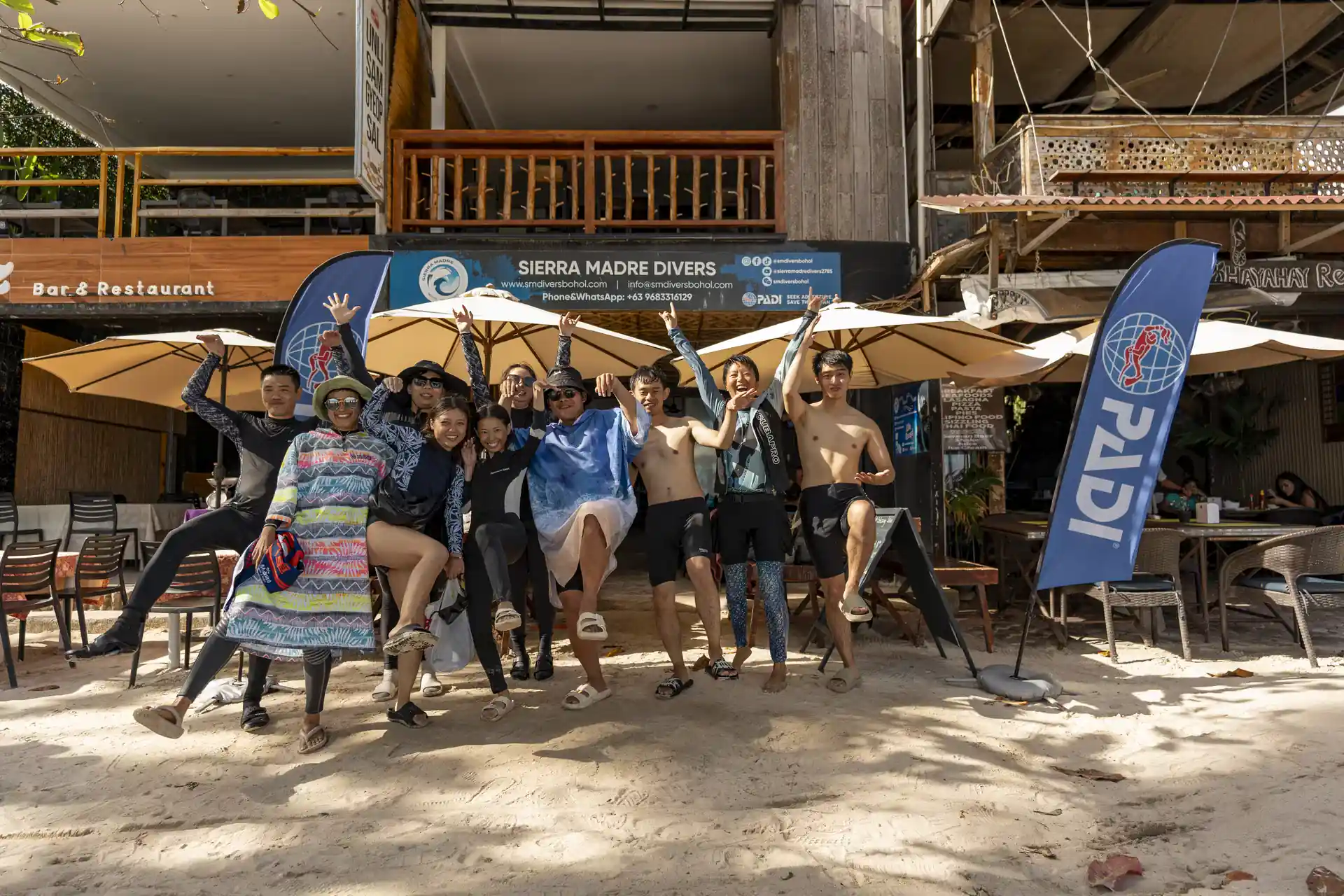 Meet other divers and mingle!