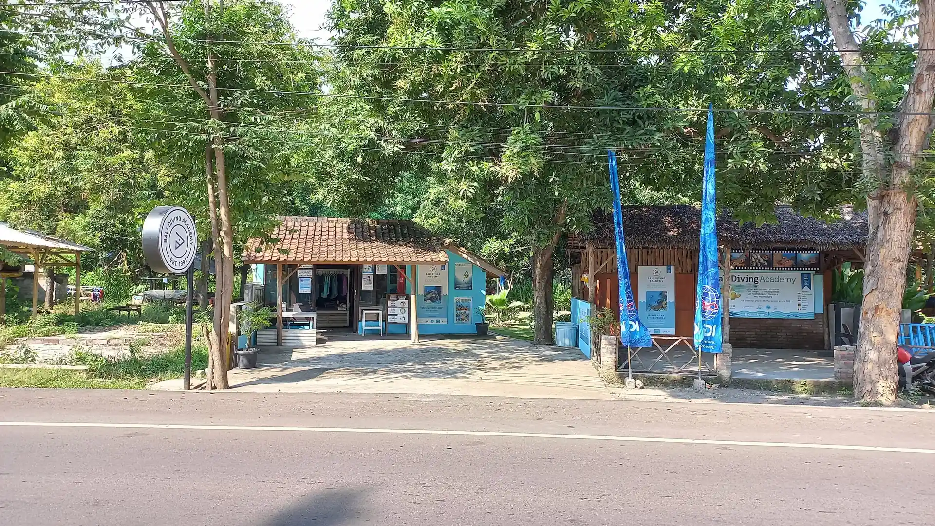 Dive shop photo
