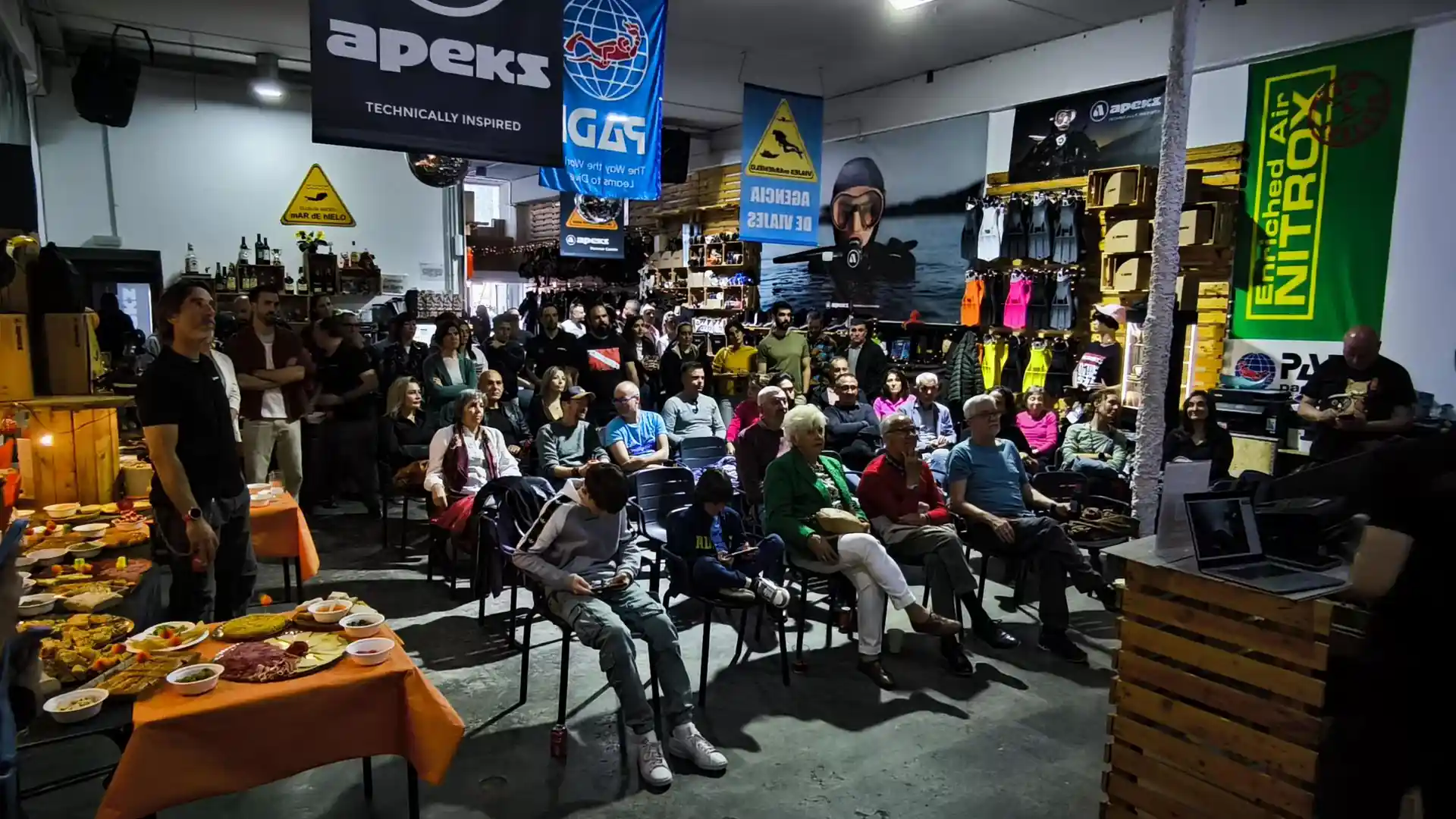 Foto de la tienda de buceo