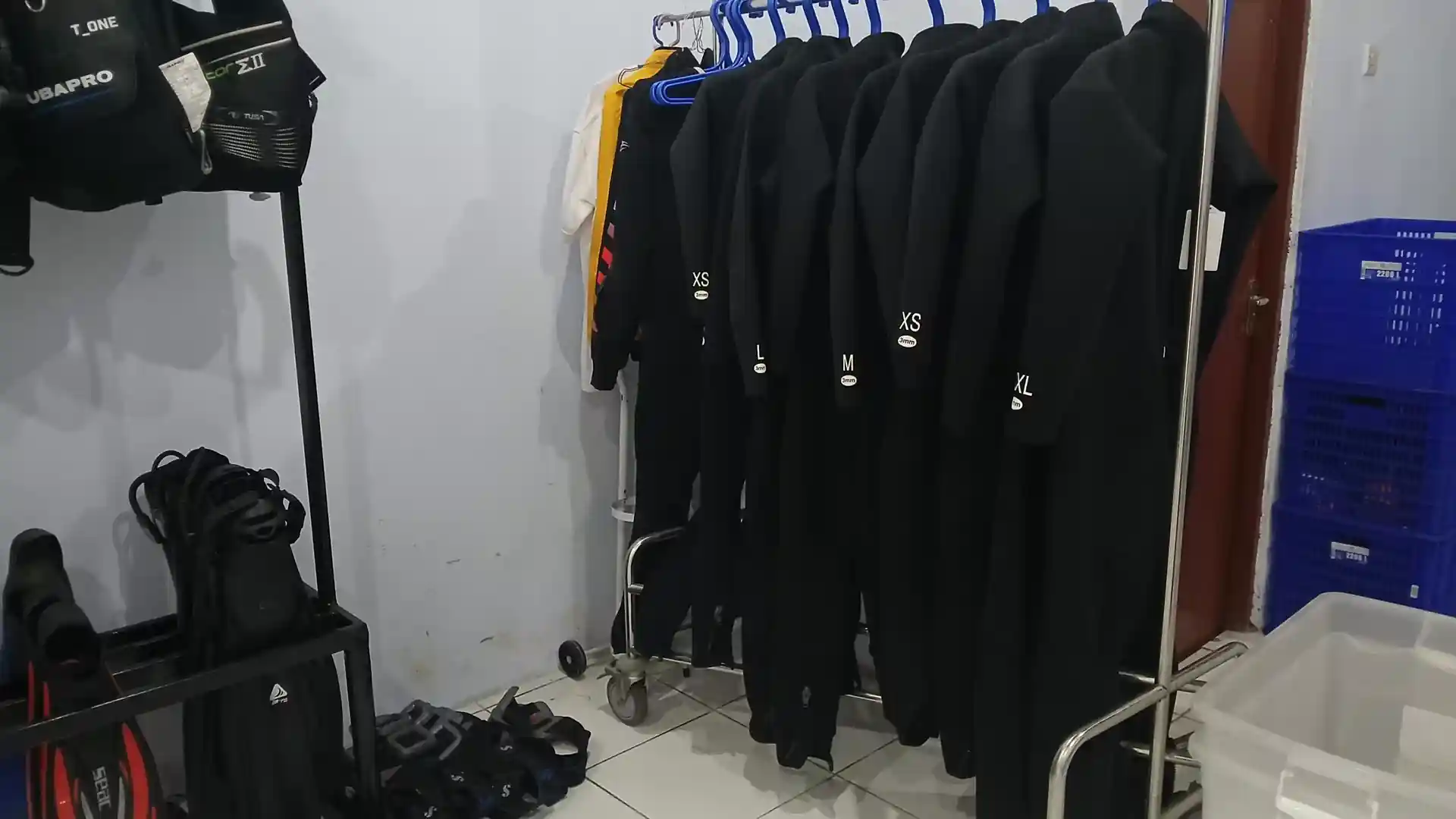 Dive shop photo