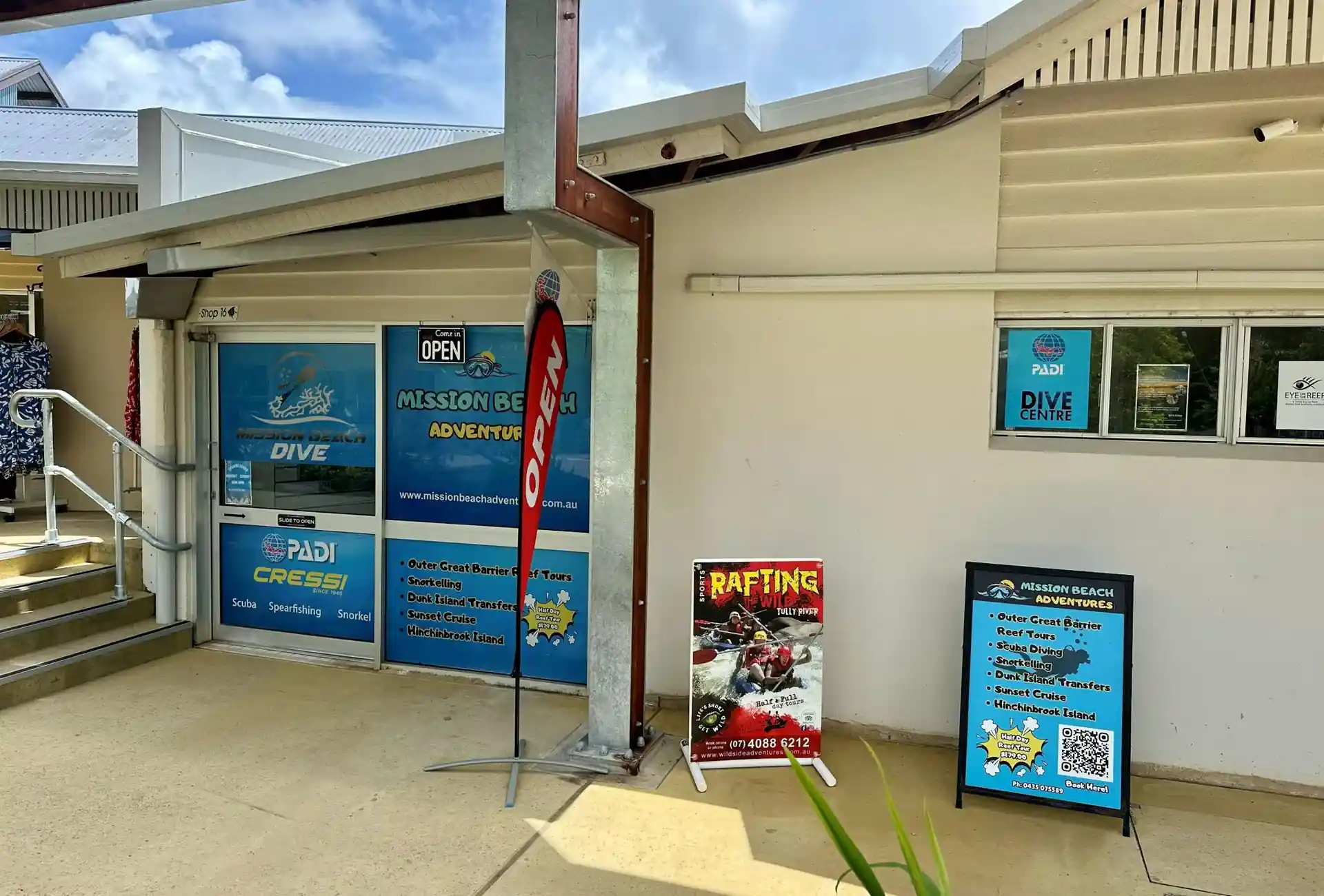 Foto de la tienda de buceo