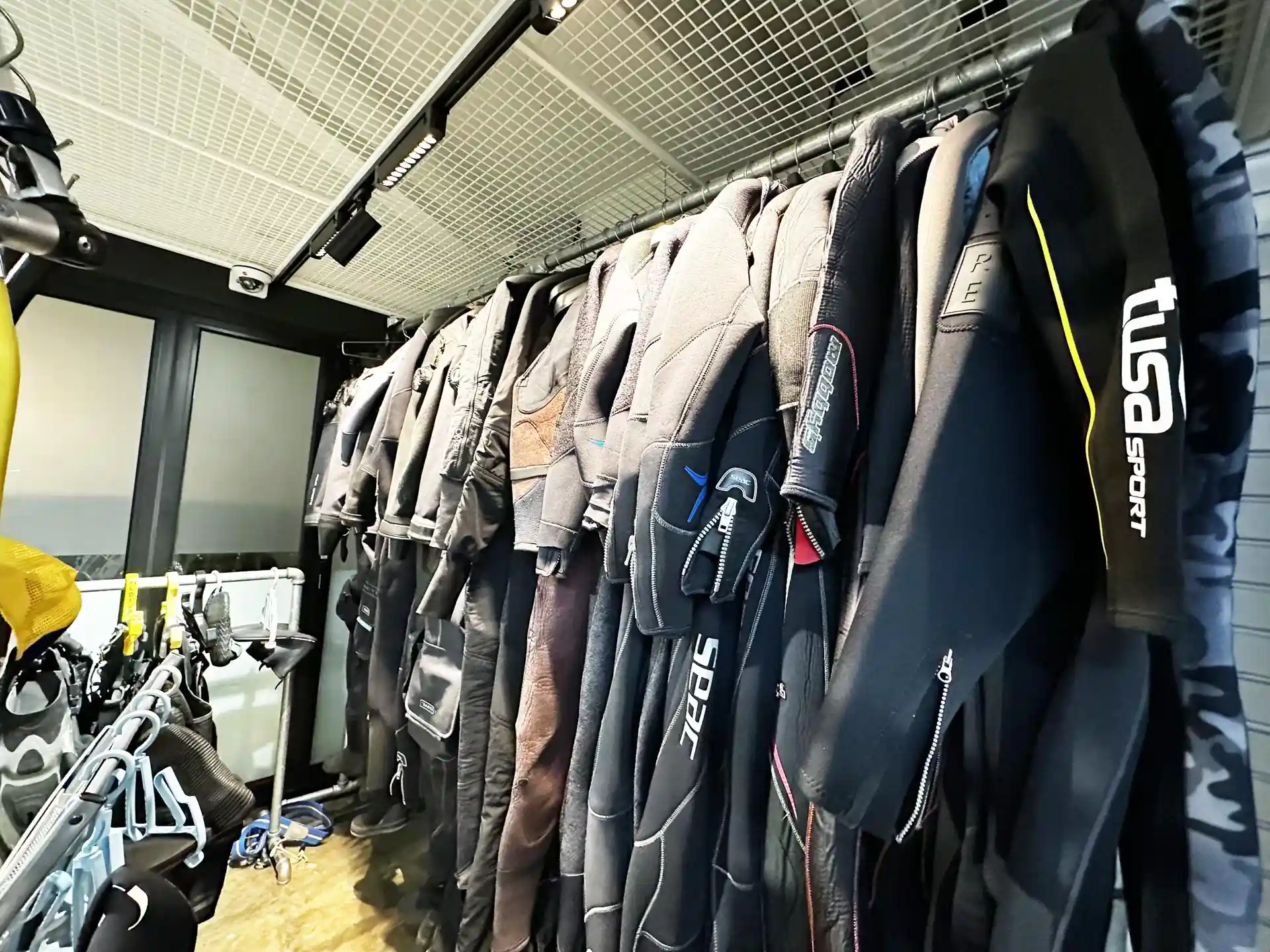 Dive shop photo