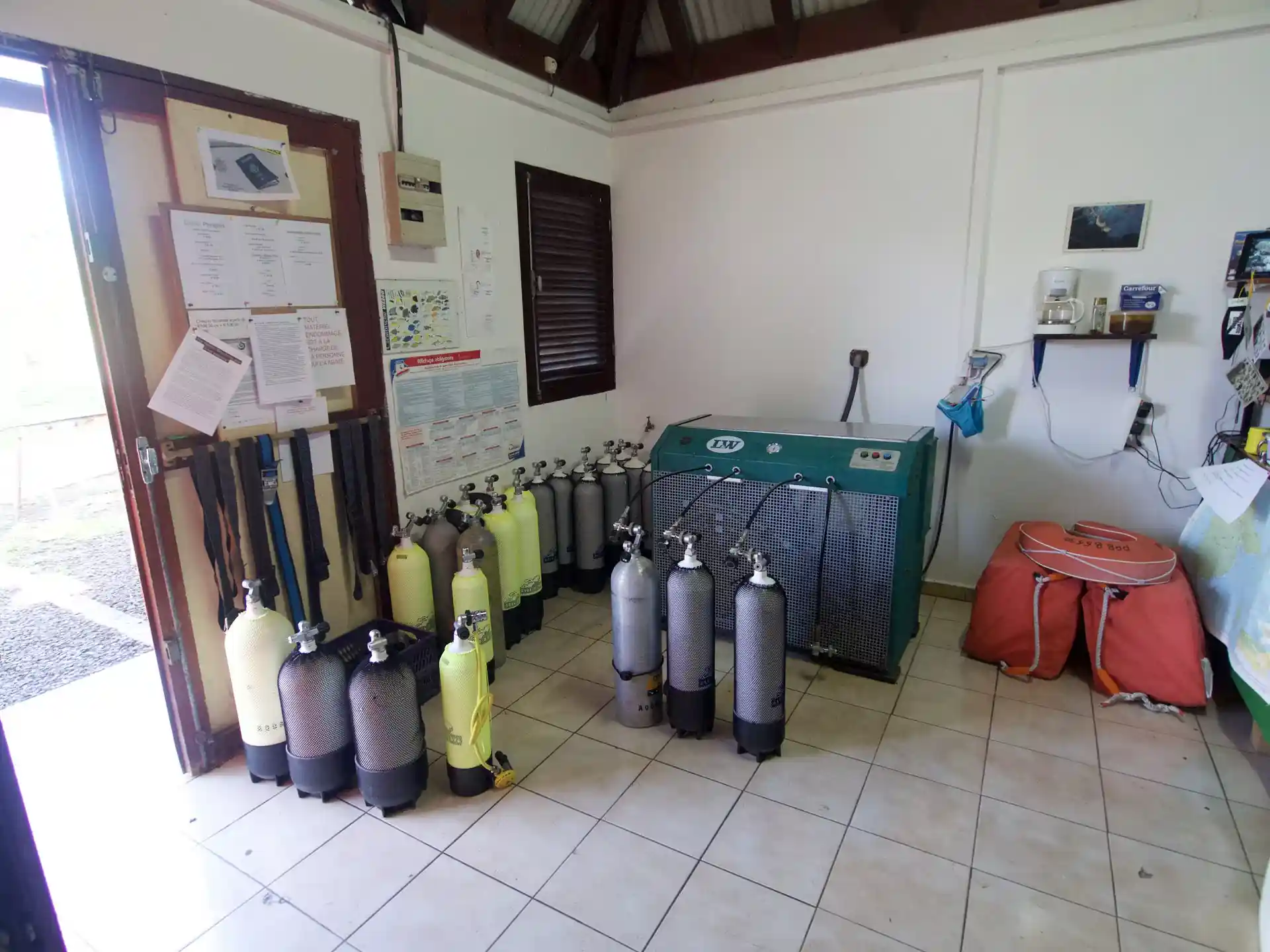Foto de la tienda de buceo