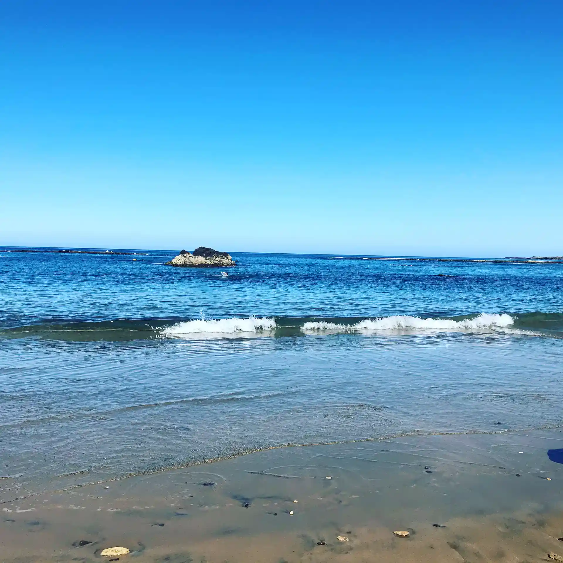 So schön ist unser Strand drei Schritte vom Tauchzentrum entfernt