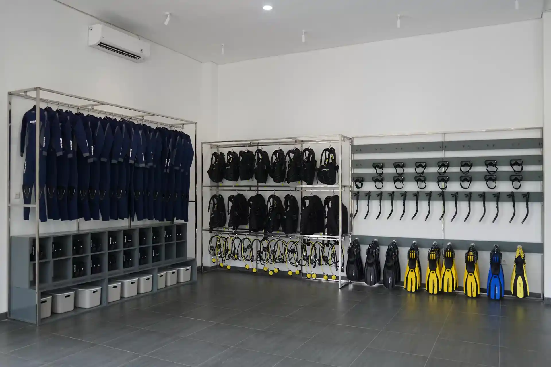 Dive shop photo