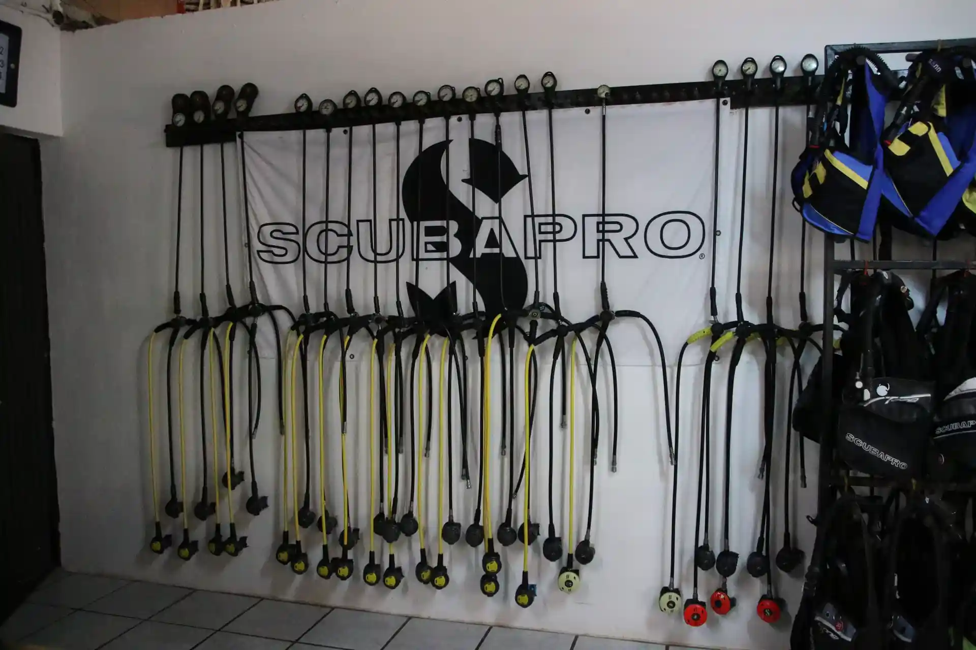 Foto de la tienda de buceo