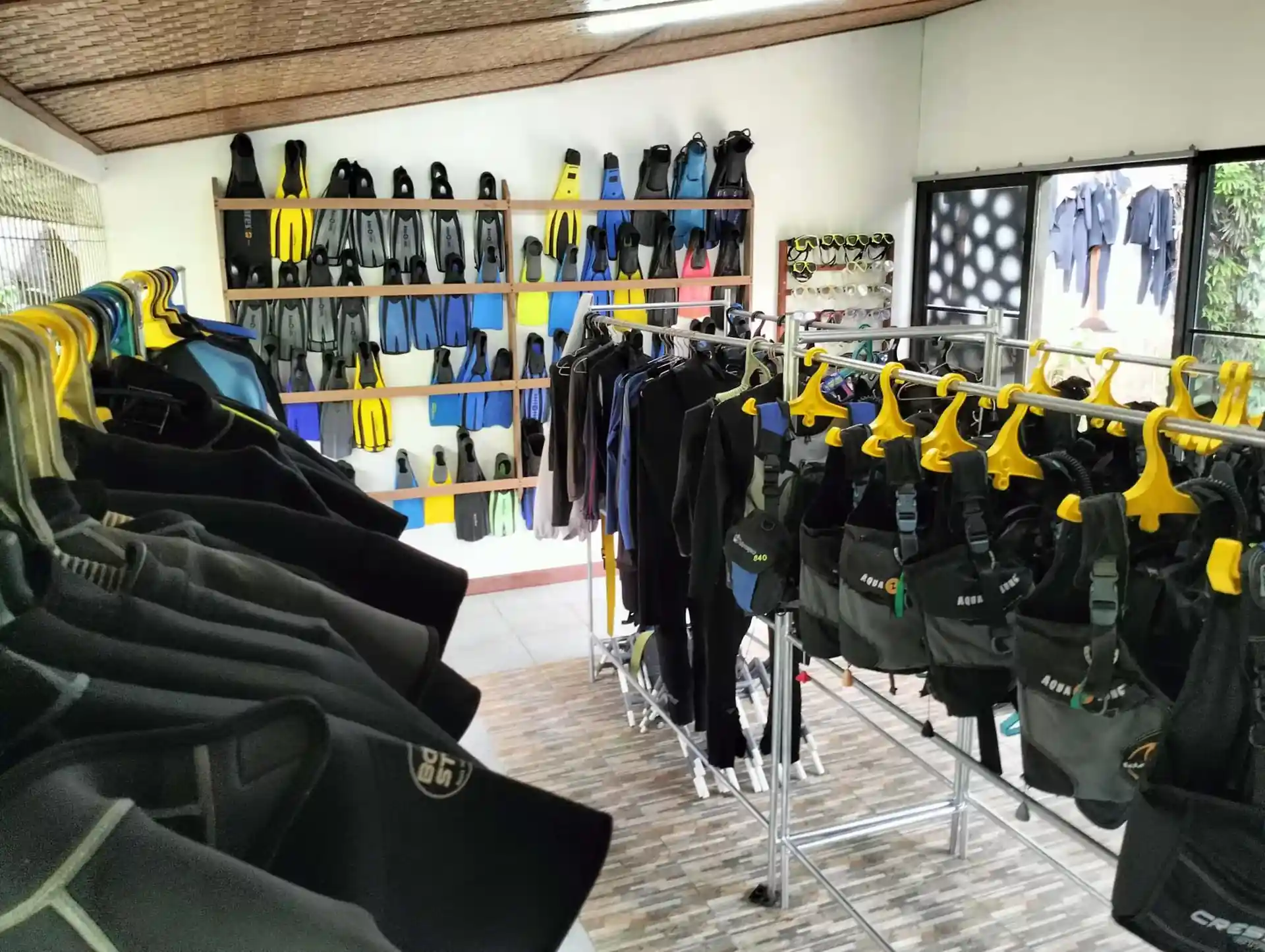Foto de la tienda de buceo