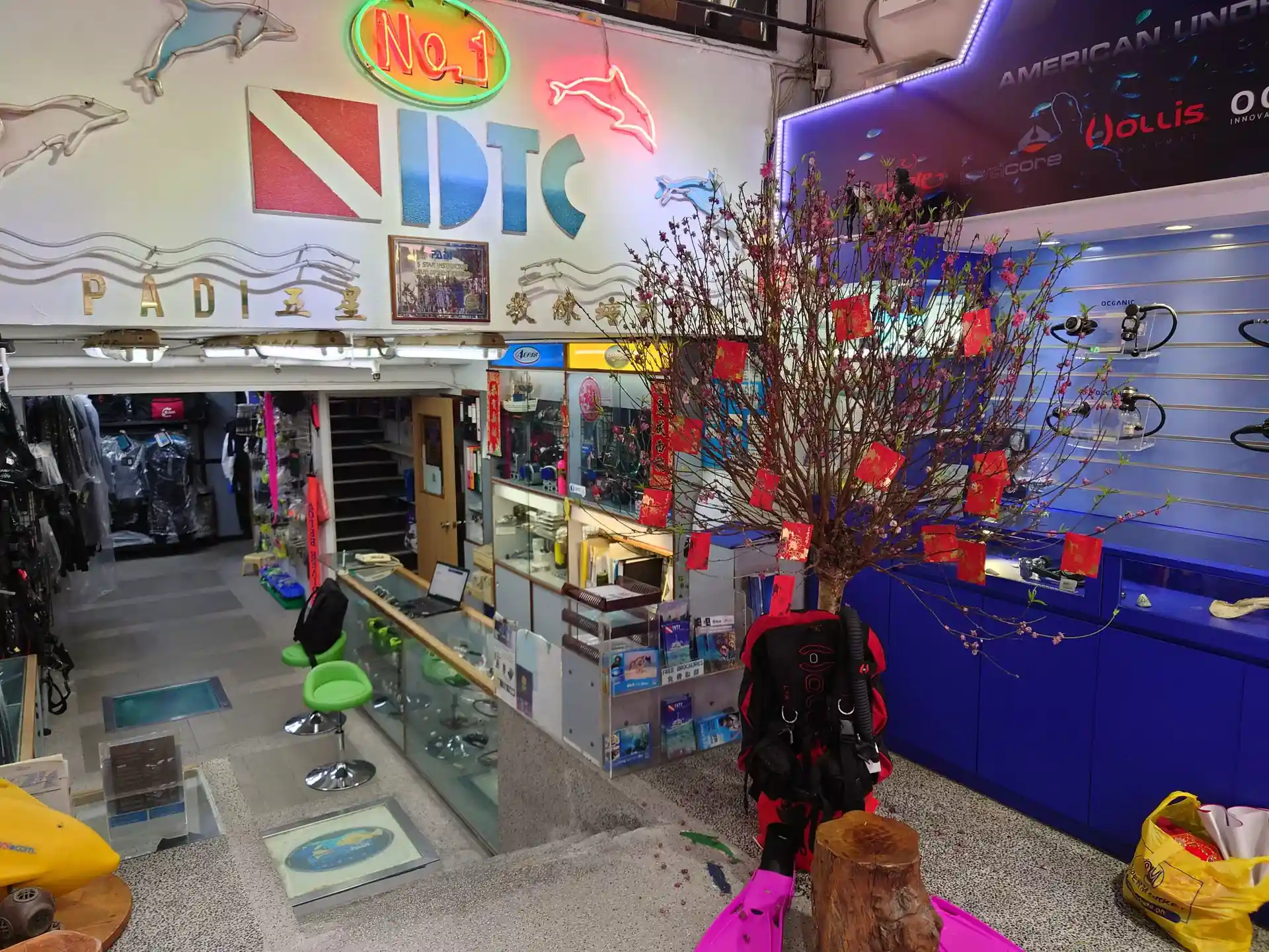 Dive shop photo