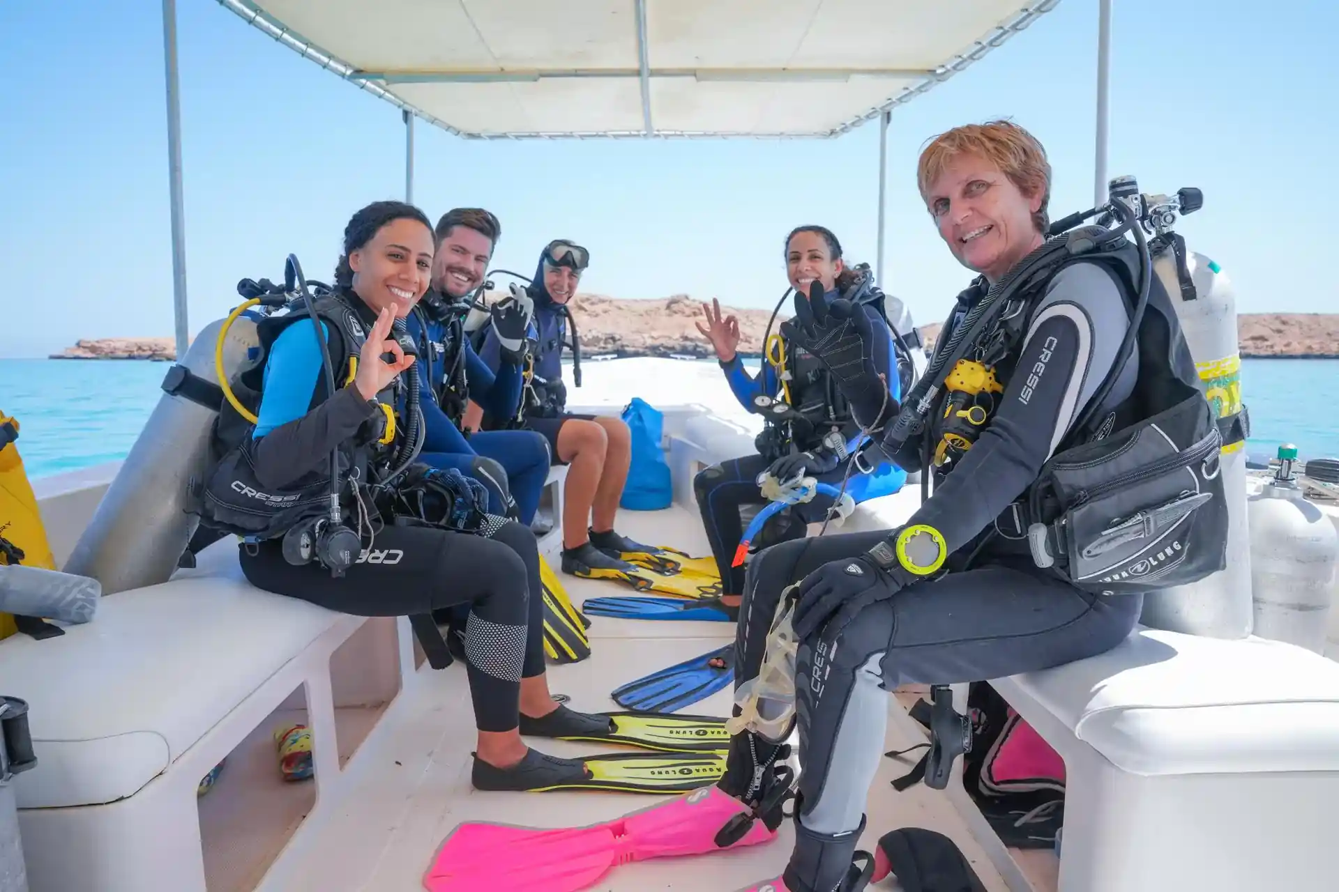 Enjoy diving in small groups