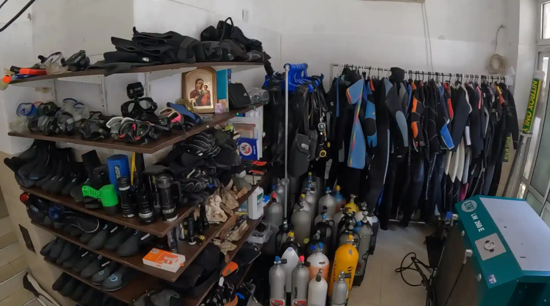Dive shop photo