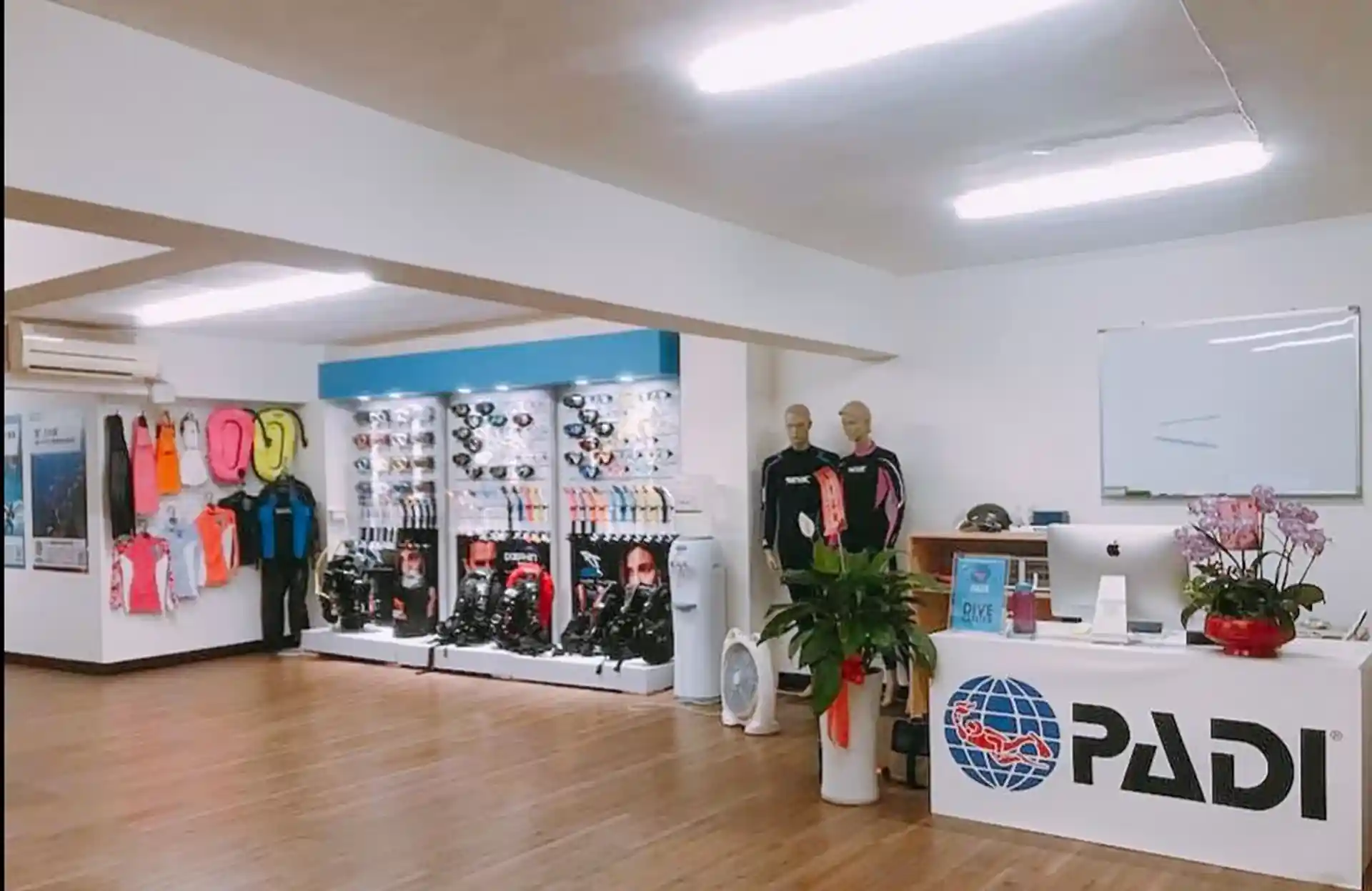 Dive shop photo