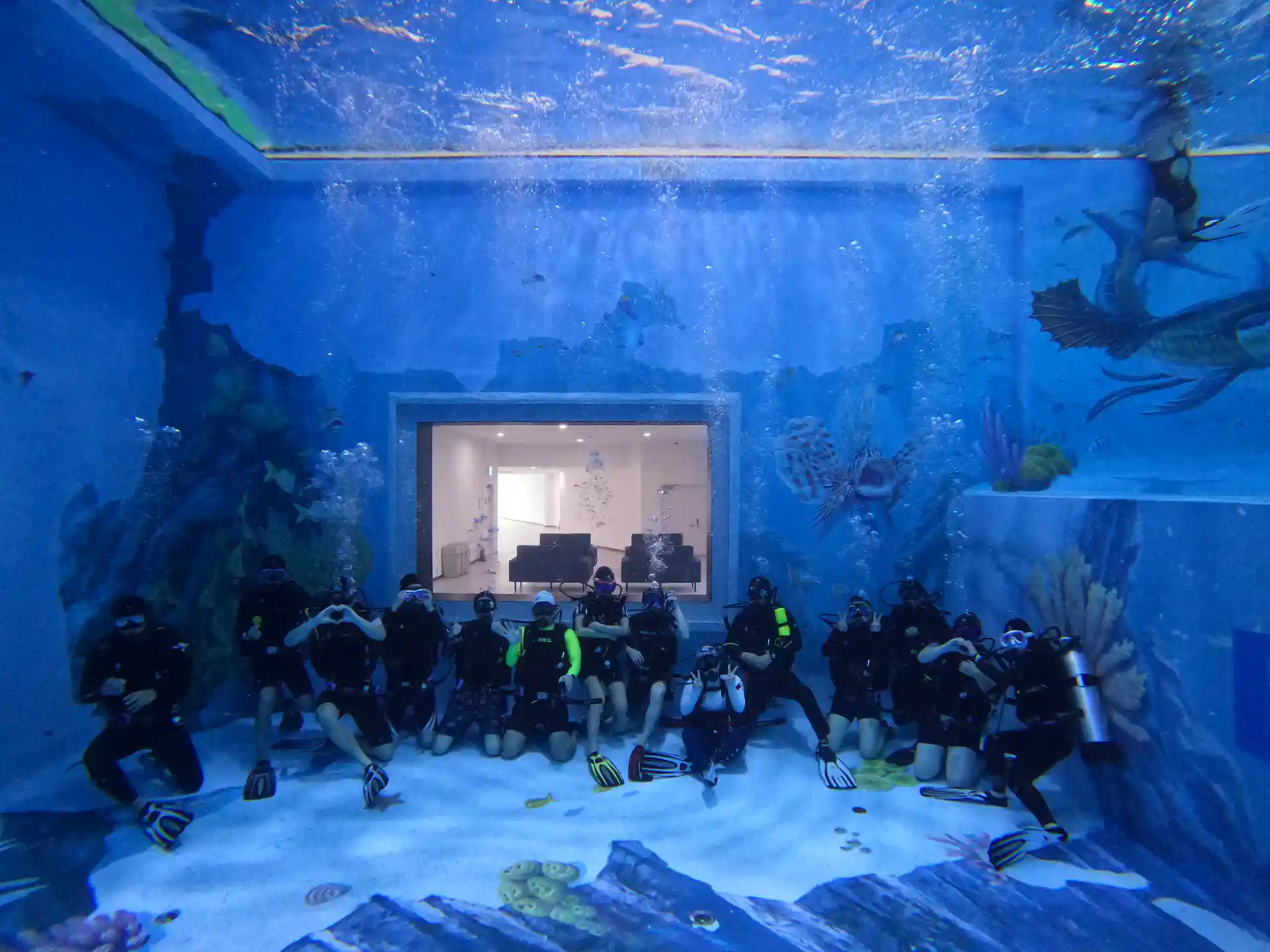 Open water swimming pool class
It's possible from one person to a group class