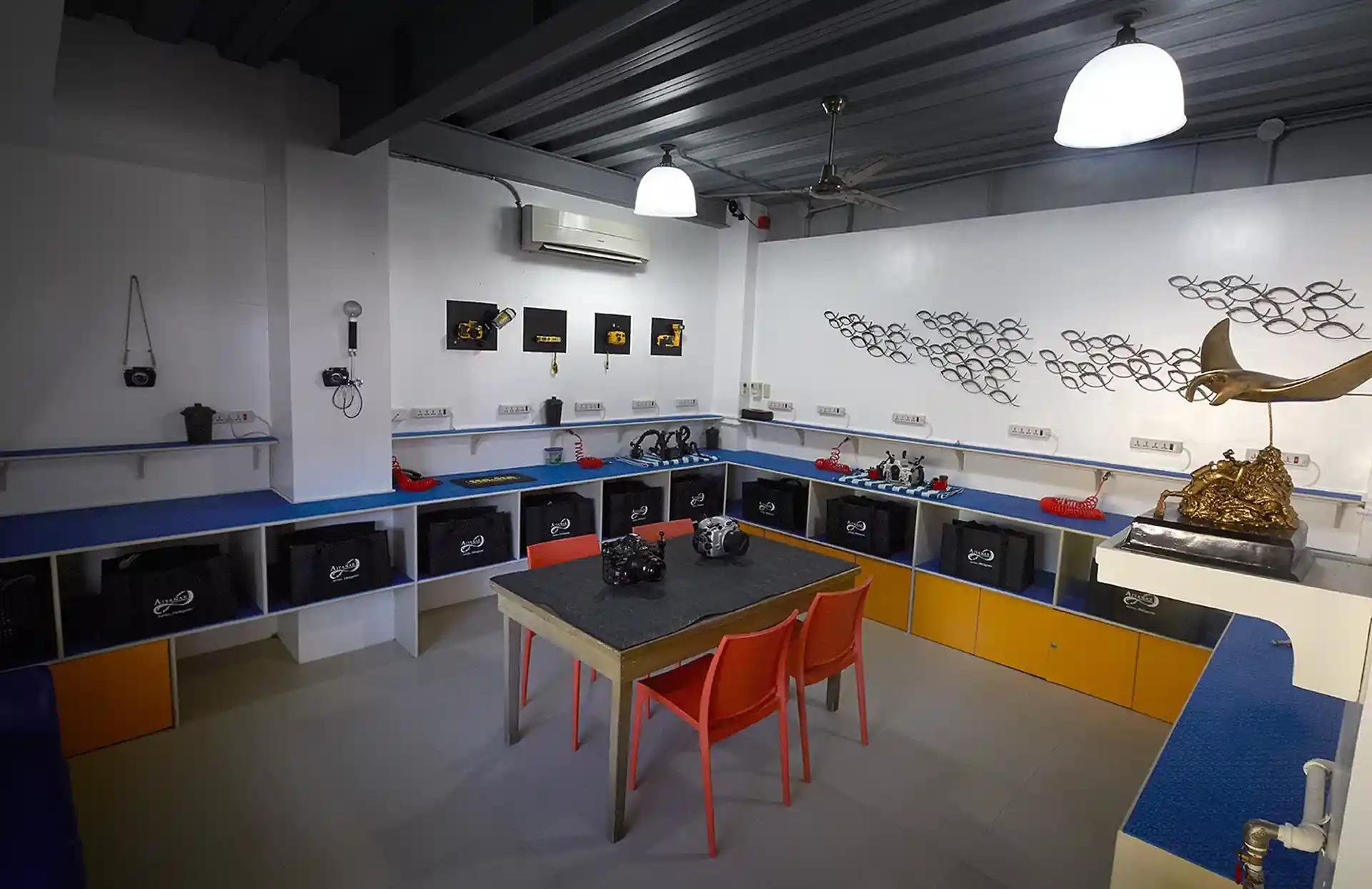 Dive shop photo