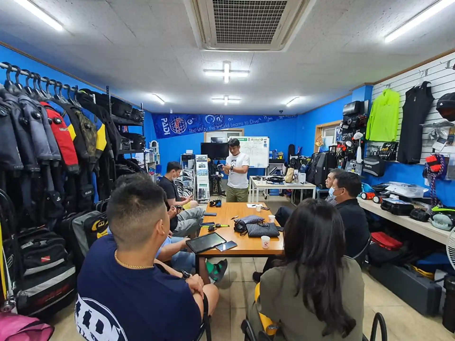 Dive shop photo