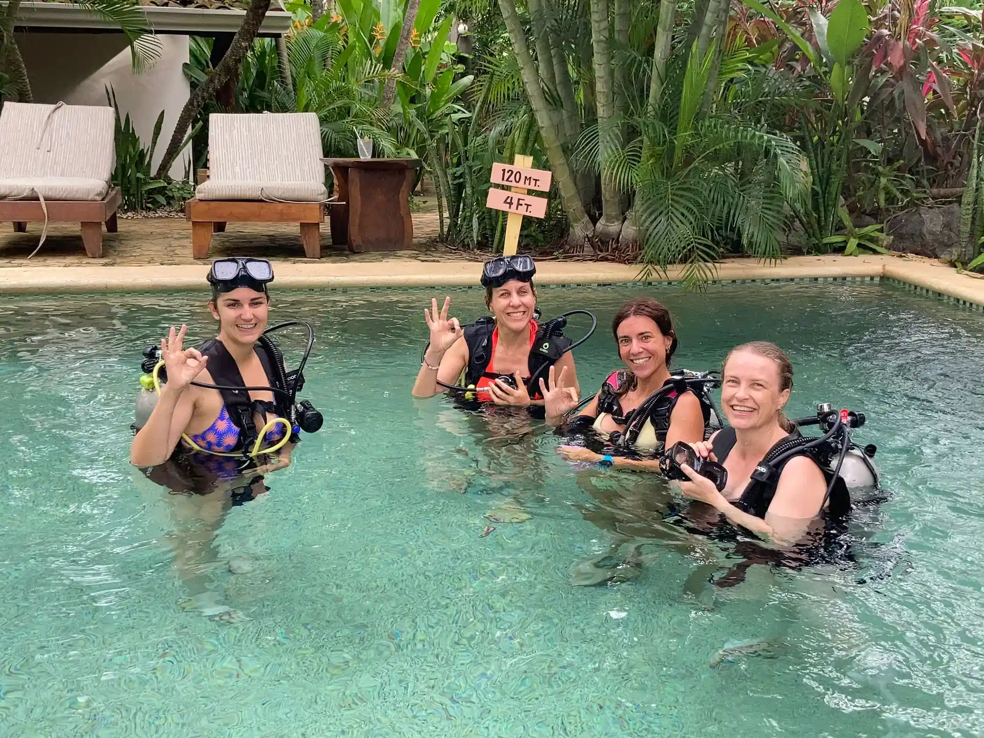 This PADI program is meant for people that never dove before and just want to try for the first time, but not ready to commit to the full certification course.