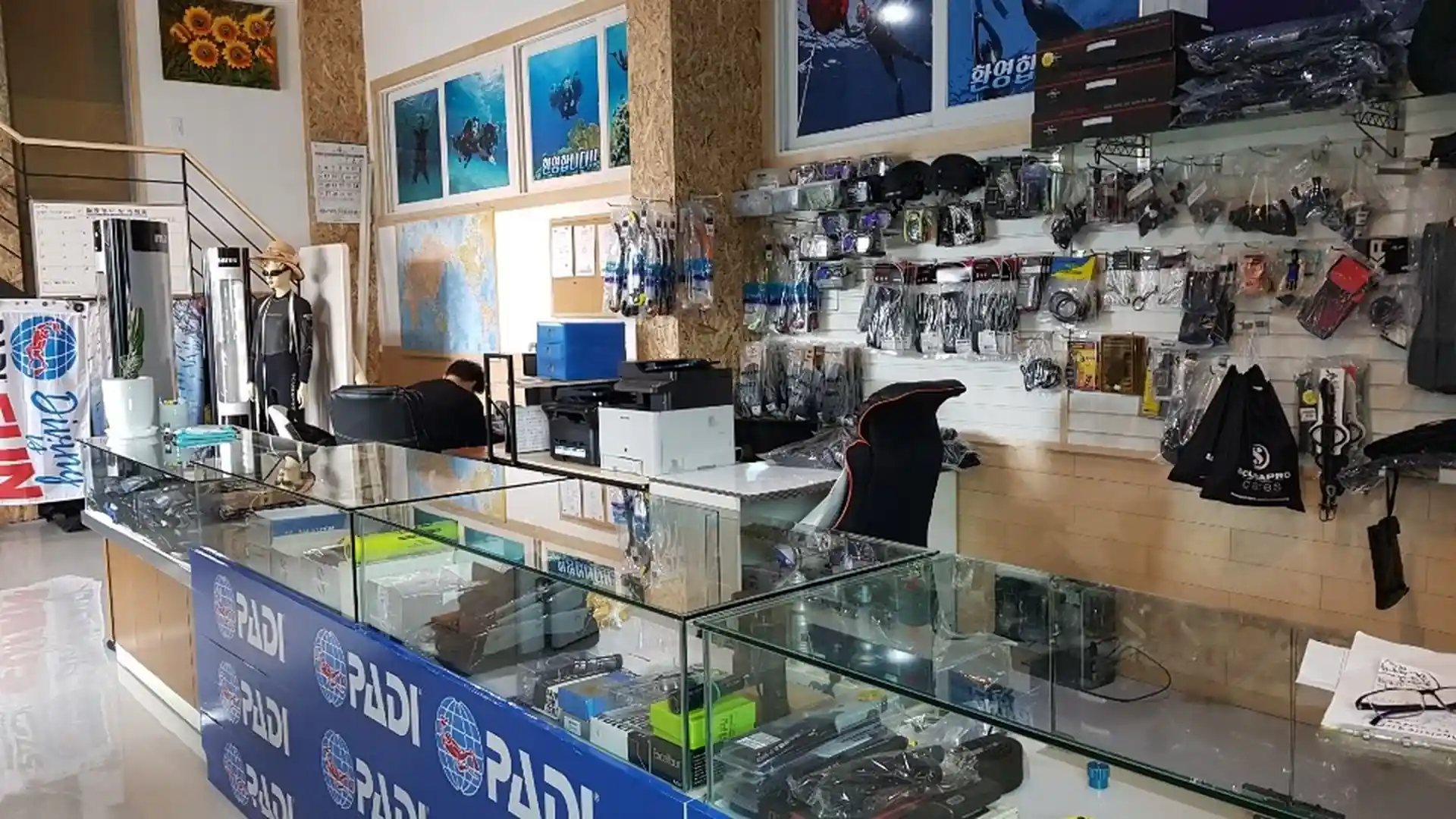 Dive shop photo