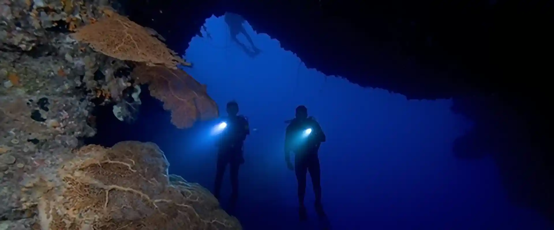 Learn techniques for managing gas supply and dive time.