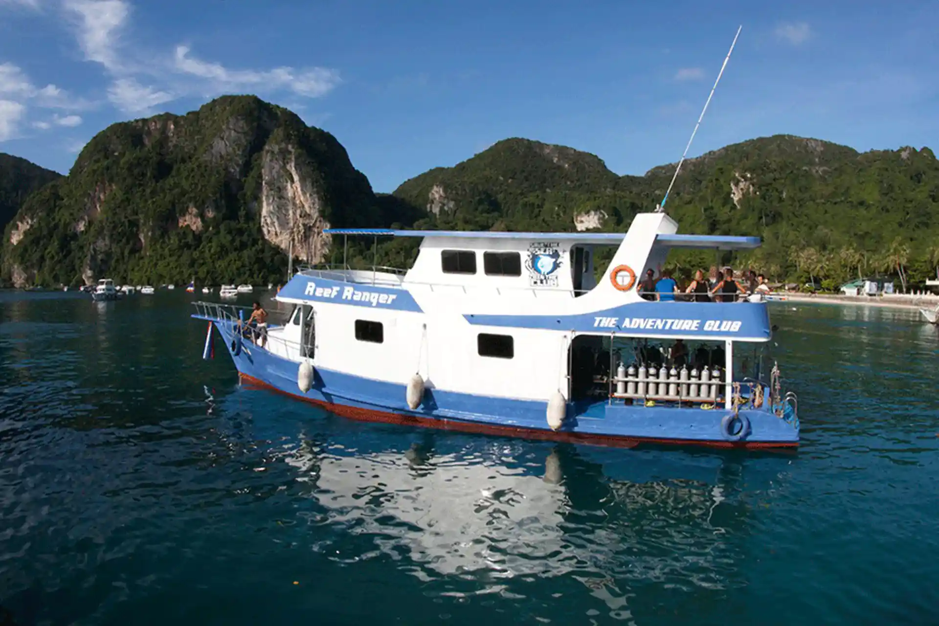 A custom built and well maintained dive boat. The Reef Ranger is designed for the comfort of diving.