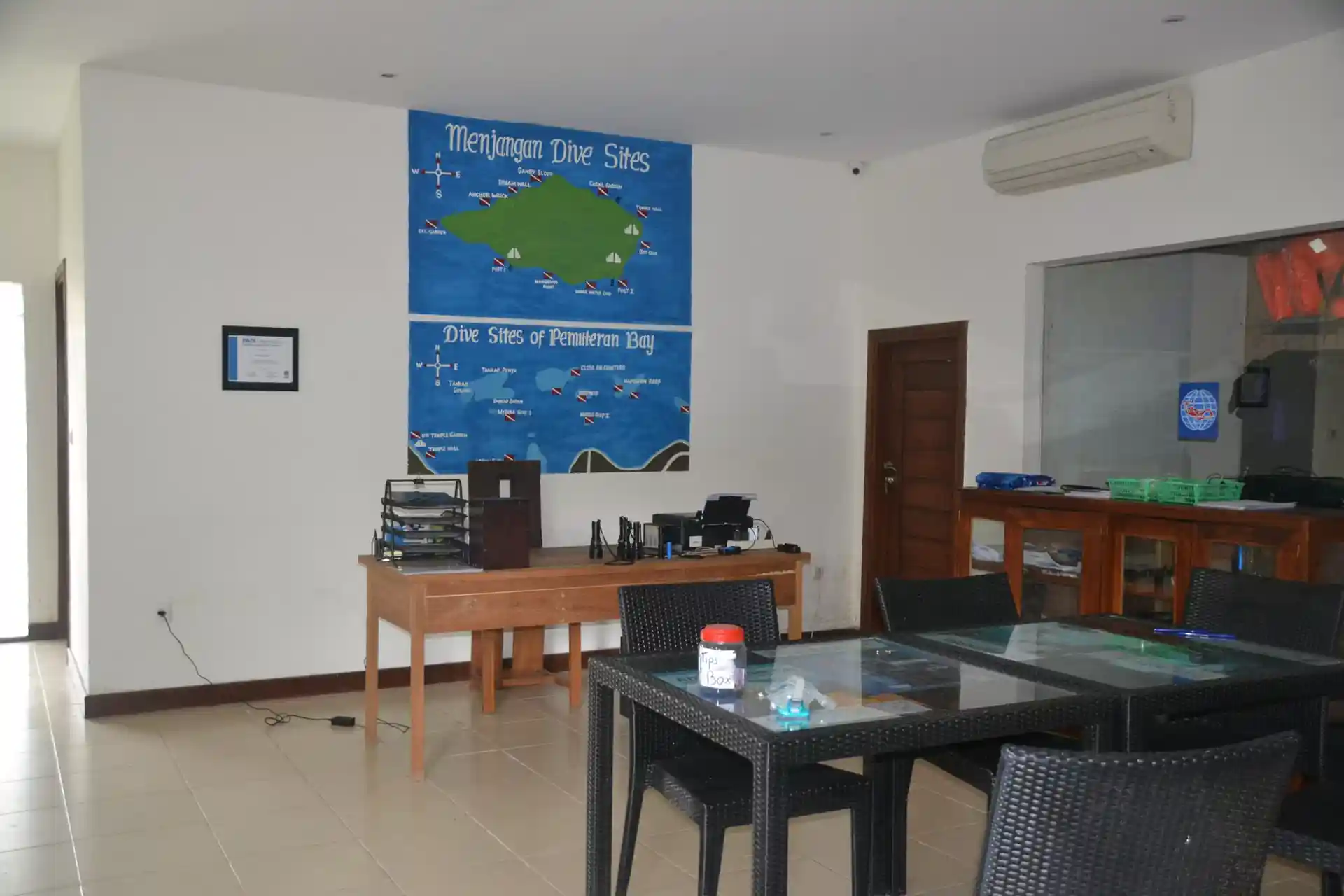 Dive shop photo