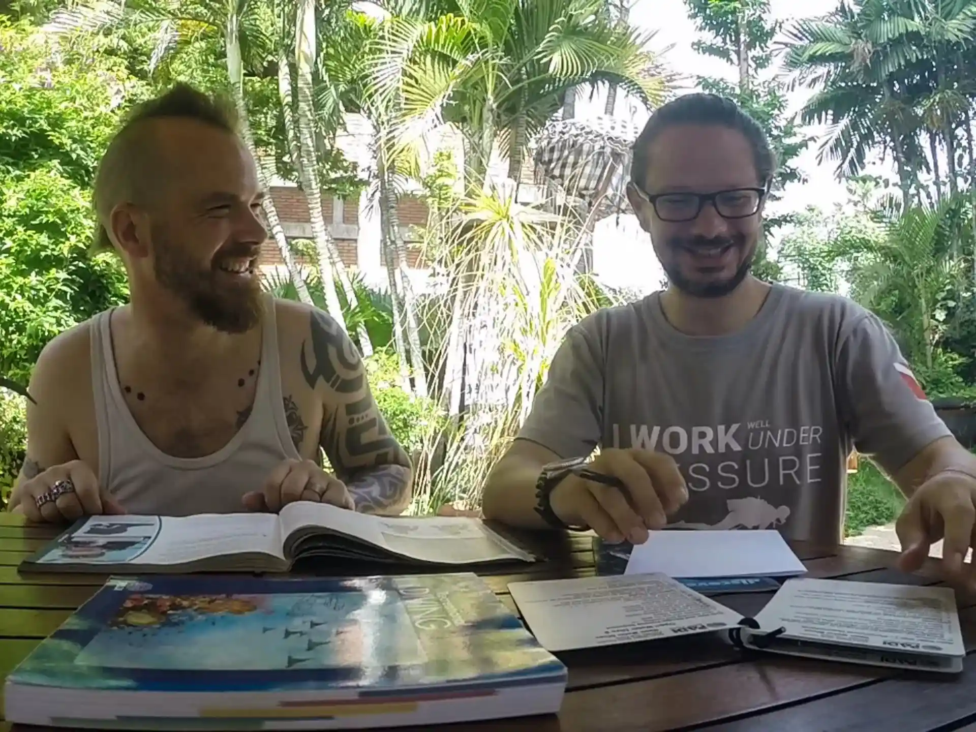 Knowledge review in the relaxed and comfortable atmosphere of our private garden