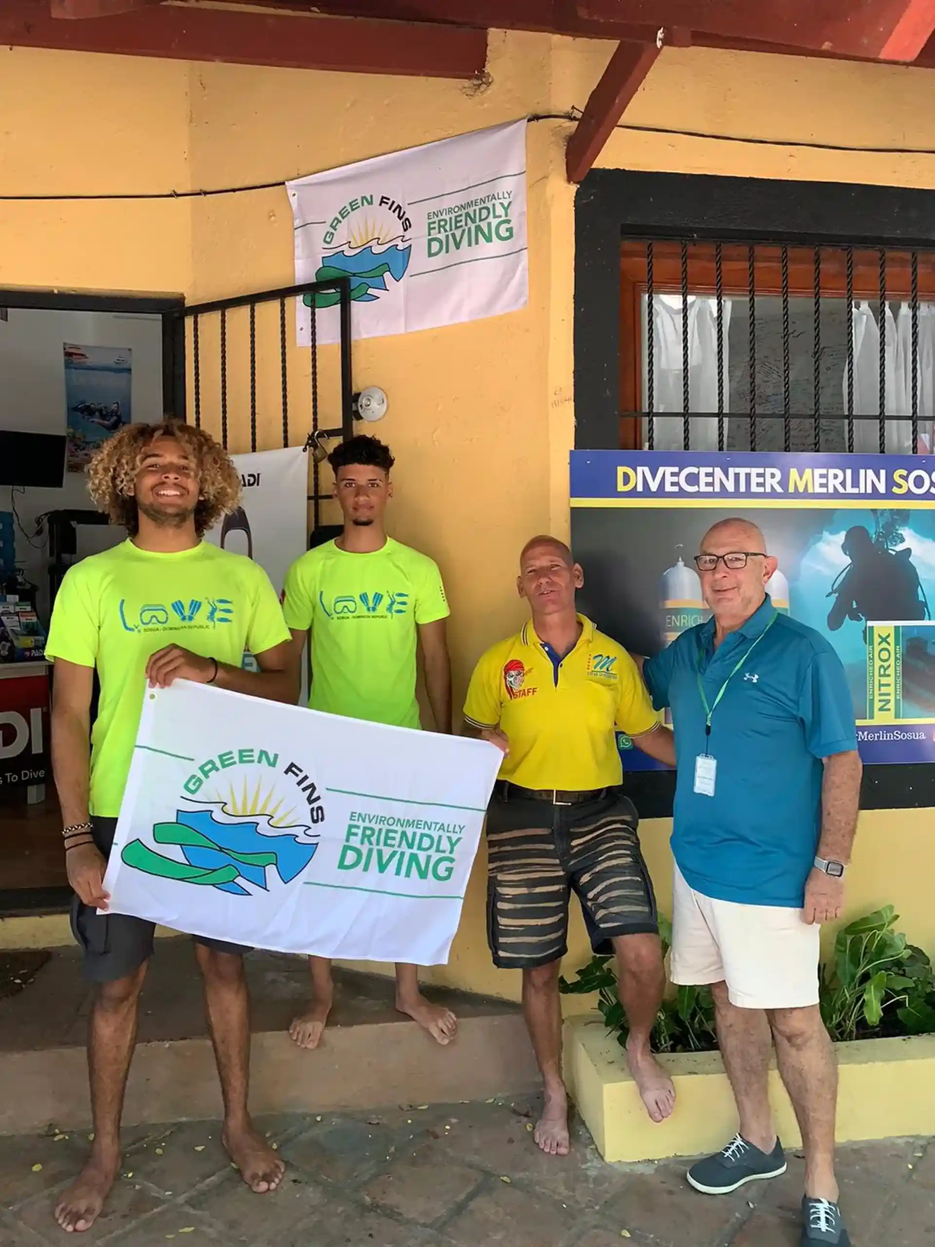 Foto de la tienda de buceo