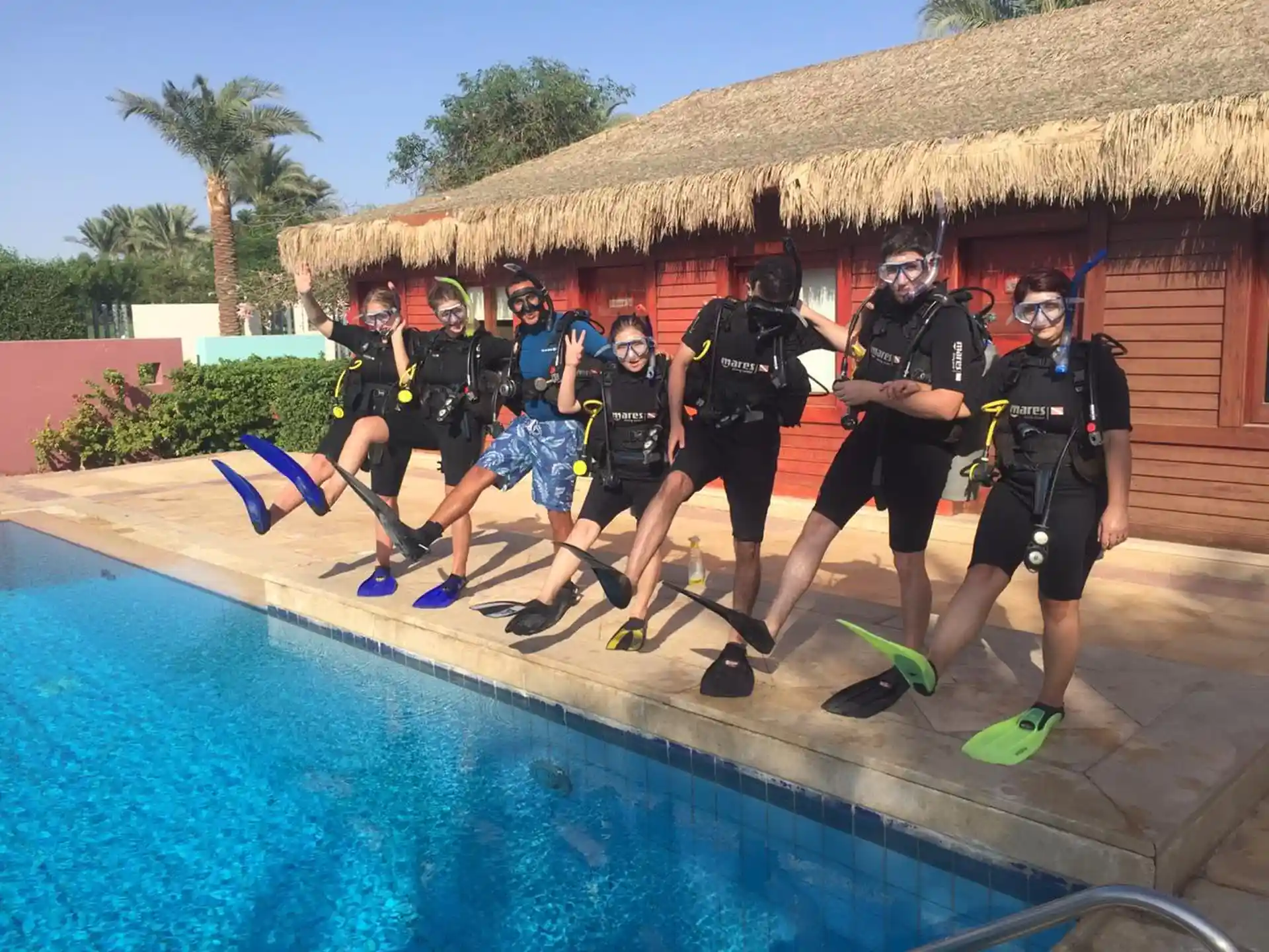 Ready for your confined water sessions? Listen to your instructor, learn, practice and have fun.