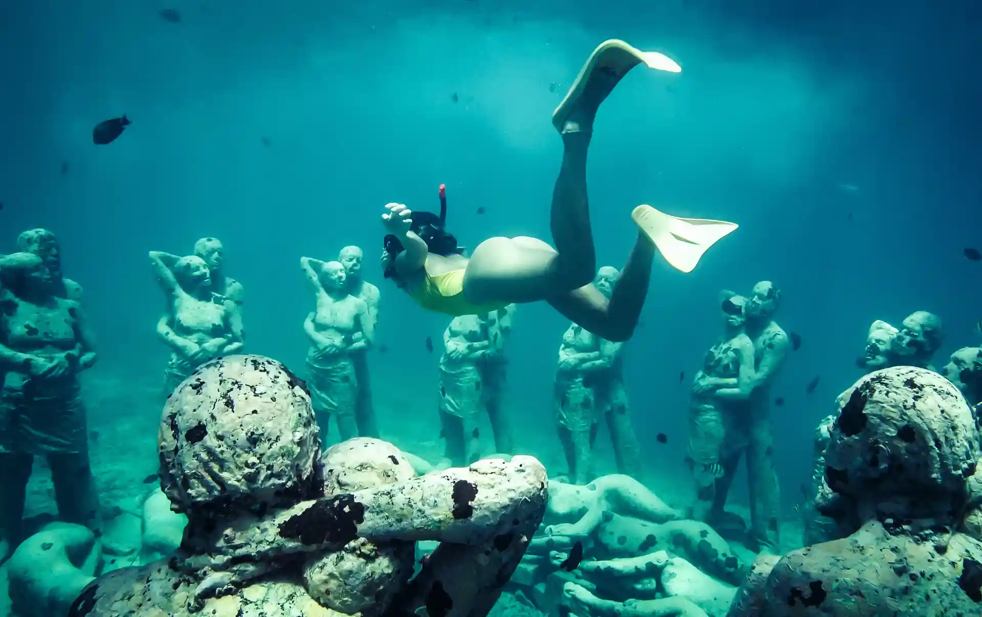 Instagram hot spot - The statues at Gili Meno