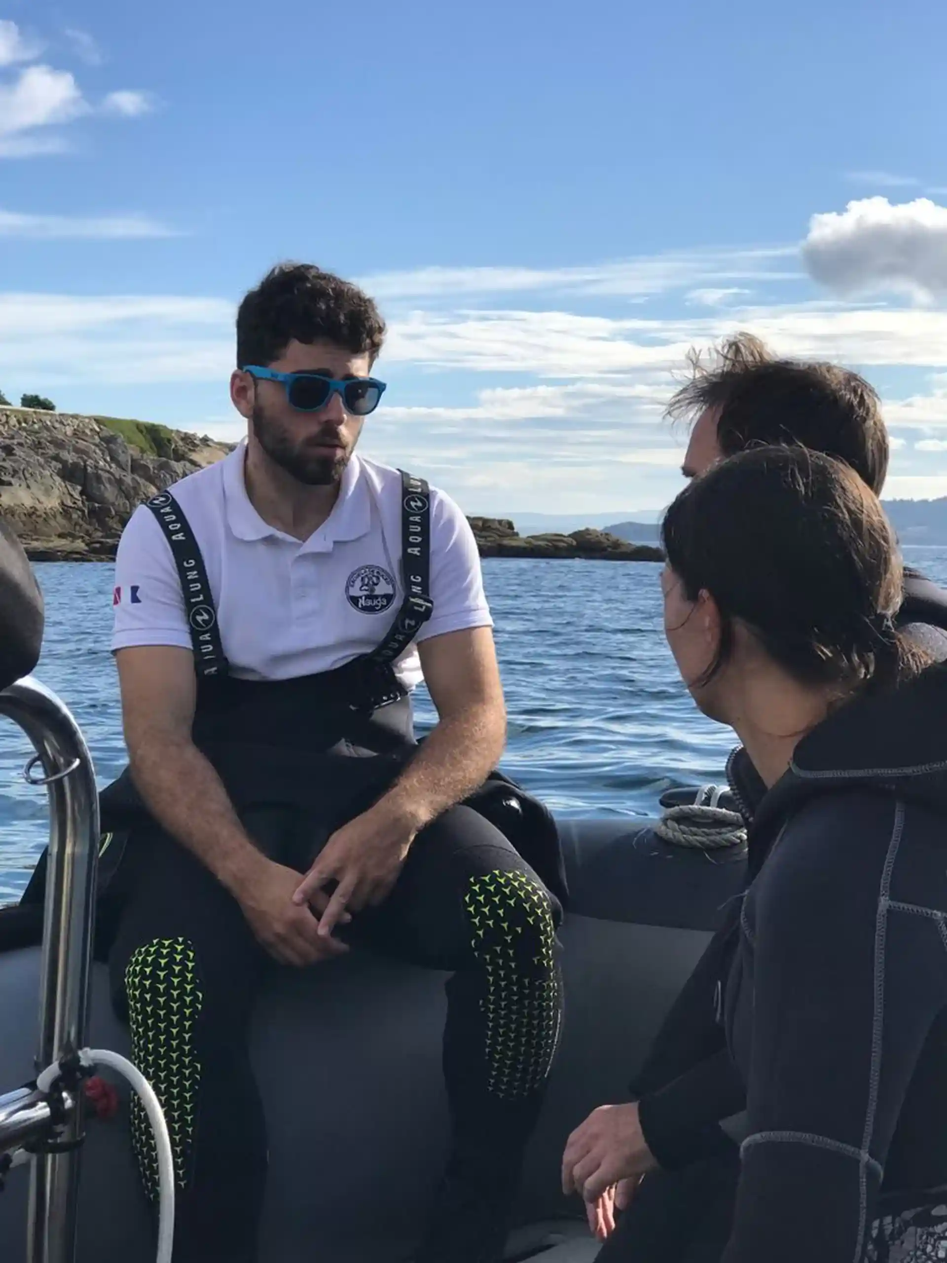 CLASE DE OPEN WATER DIVER. PRIMER DIA DE AGUAS ABIERTAS. CLASES REDUCIDAS EN UN MARCO INCOMPARABLE.