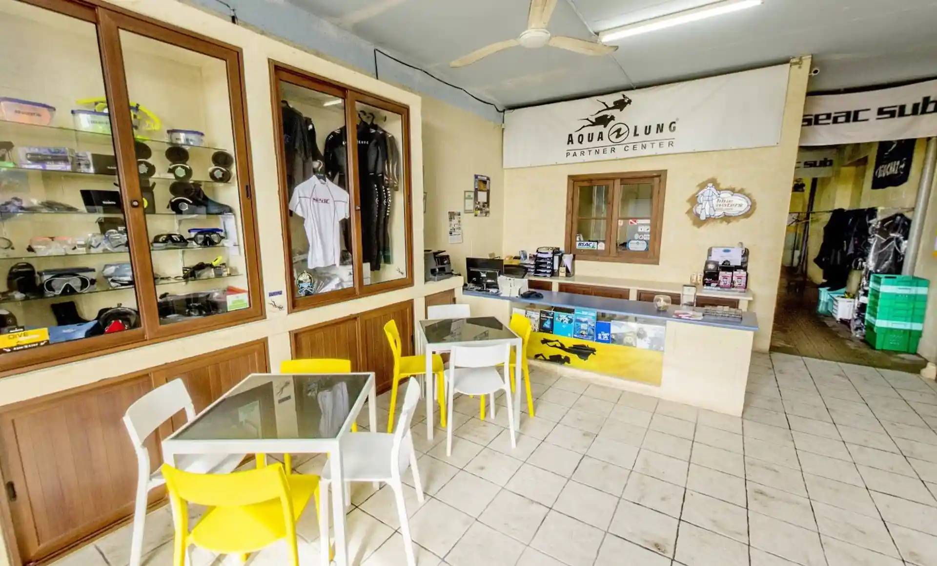 Dive shop photo
