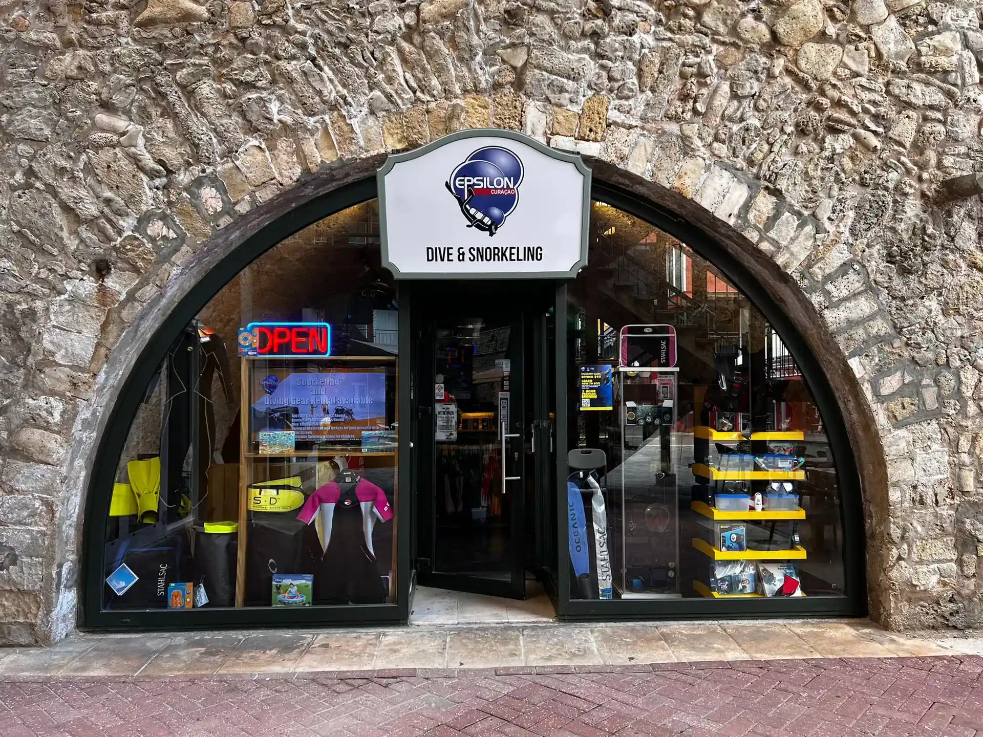 Foto de la tienda de buceo