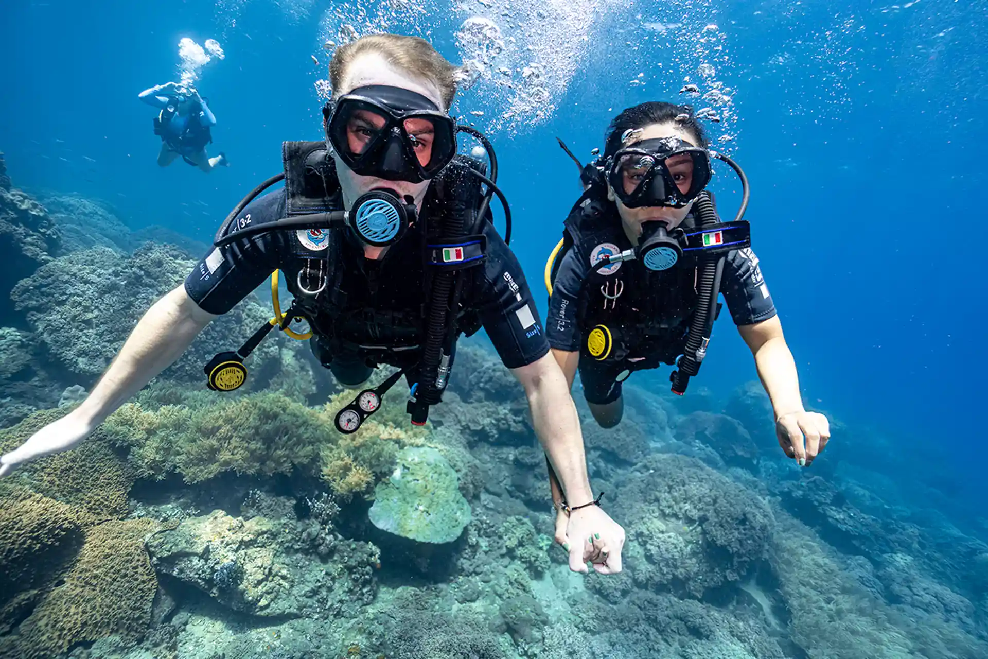 Enjoy a full-day beginner diving experience in the Cham Islands, perfect for non-certified divers,  guided by a PADI Instructor or PADI Dive Master.