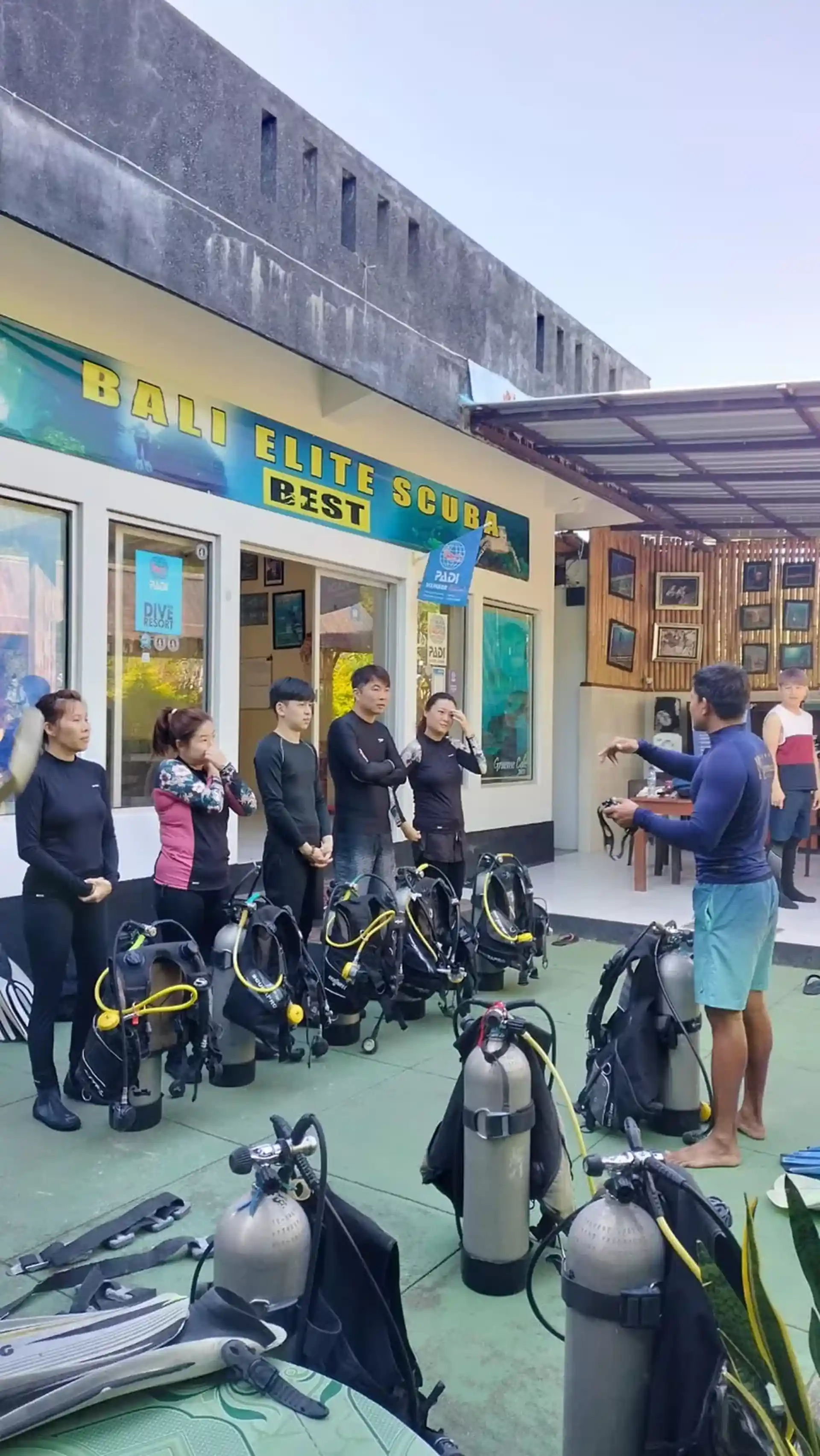 Foto de la tienda de buceo