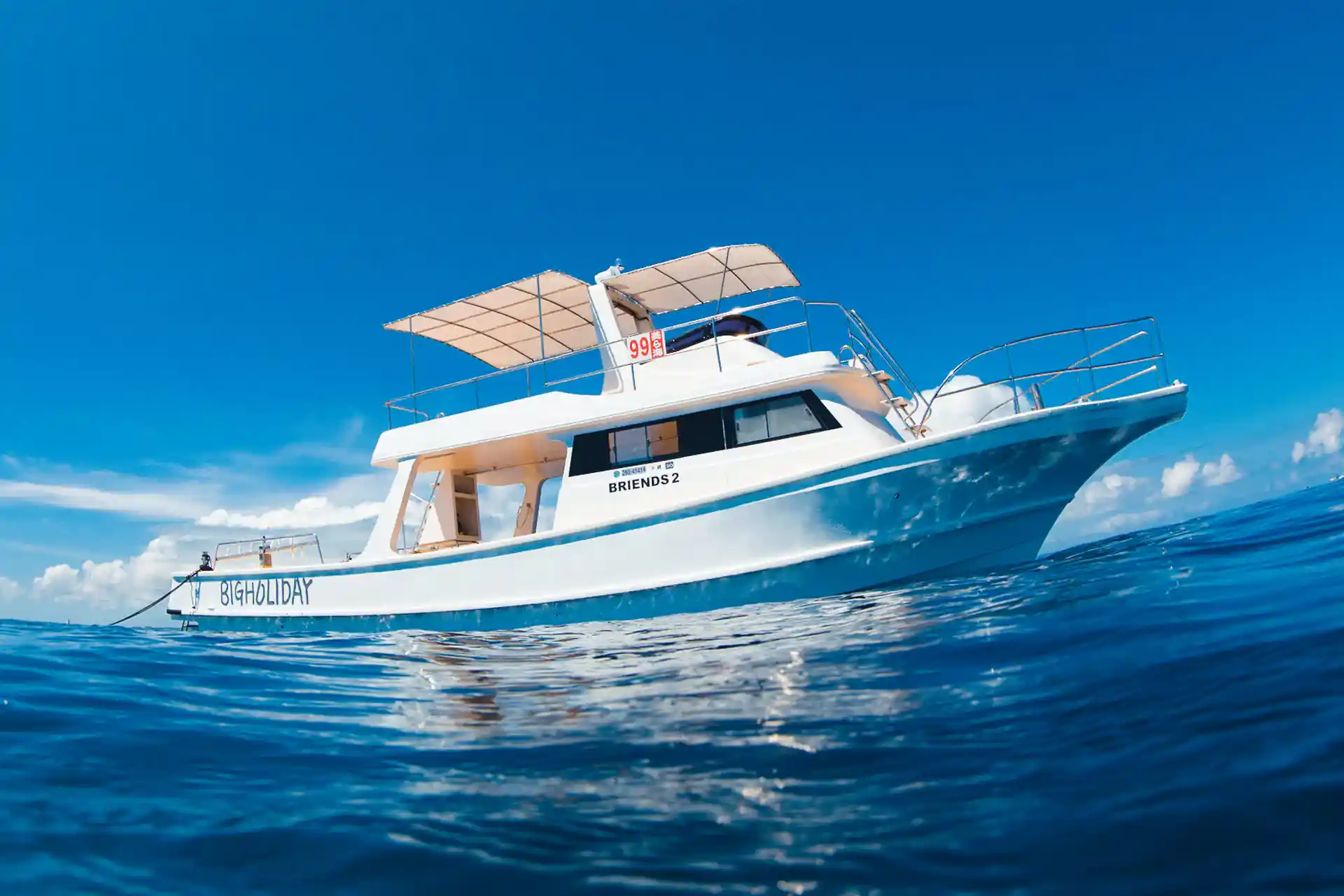 Enjoy diving on BRIENDS2, our ultra-comfortable, custom-designed boat!