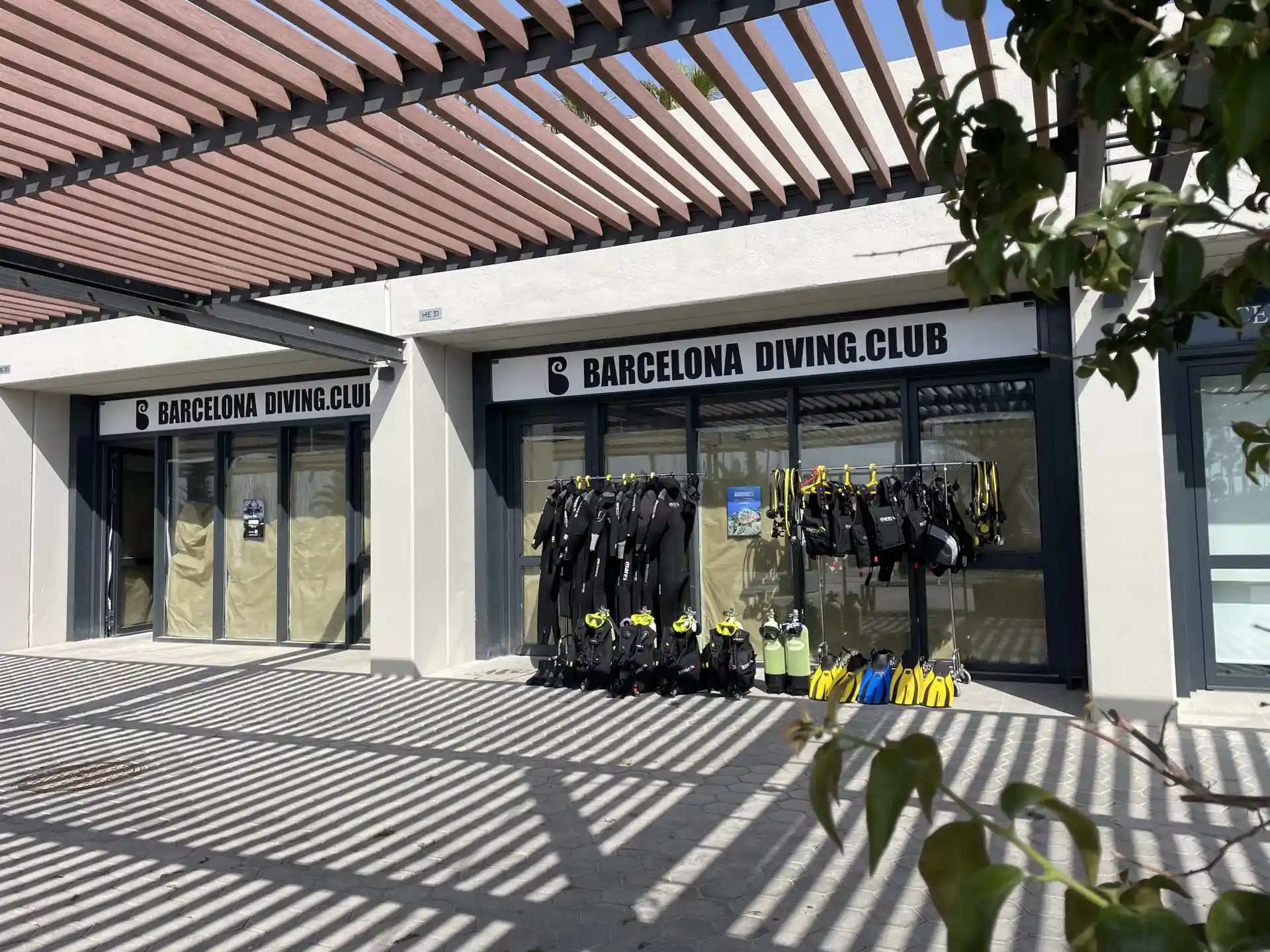 Foto de la tienda de buceo