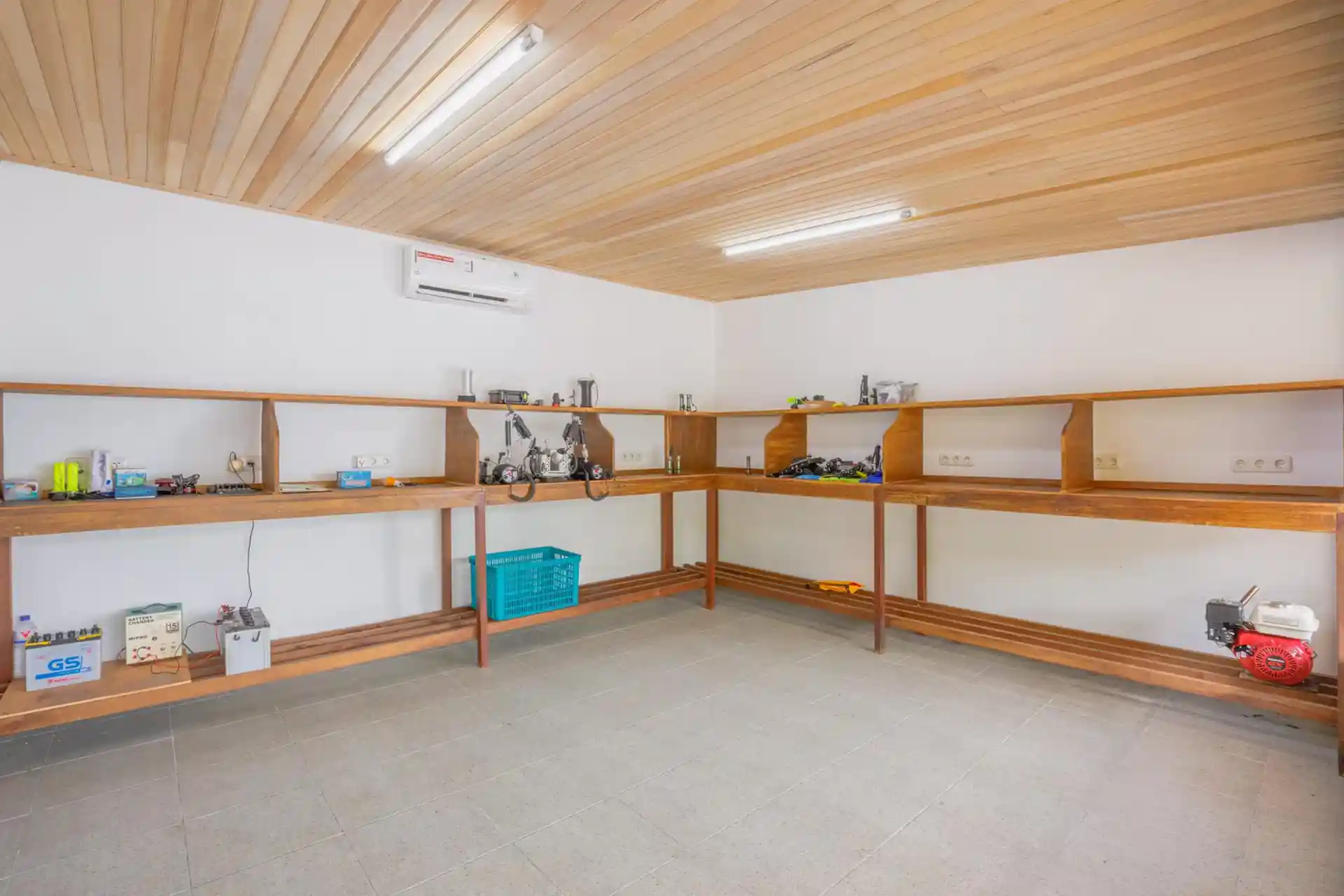 Dive shop photo