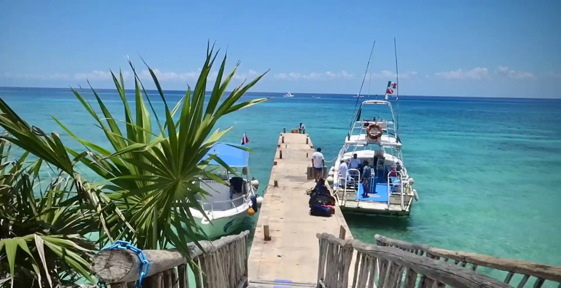 We have our own pier, were we can always start our adventures on the reefs!
