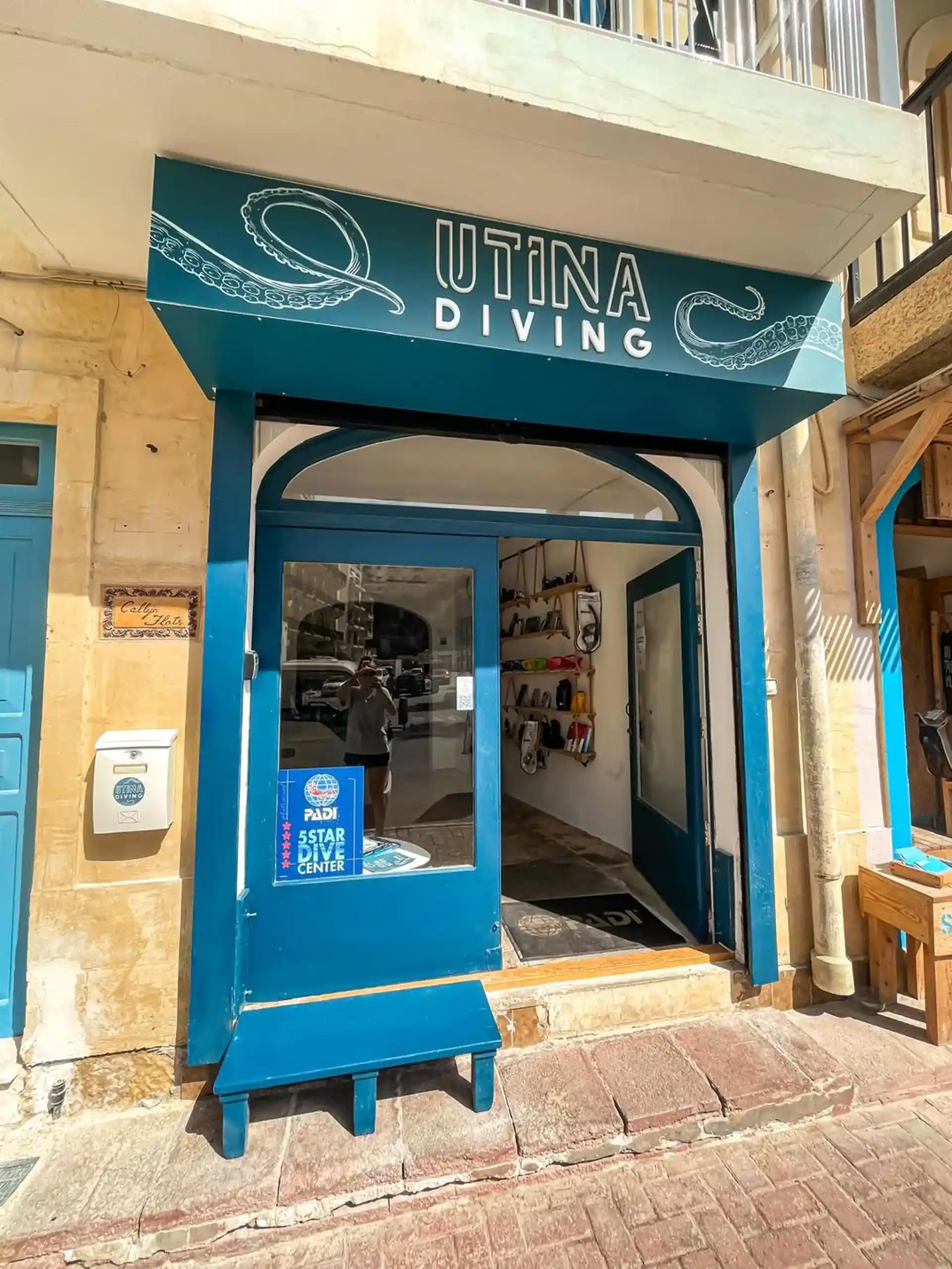 Dive shop photo