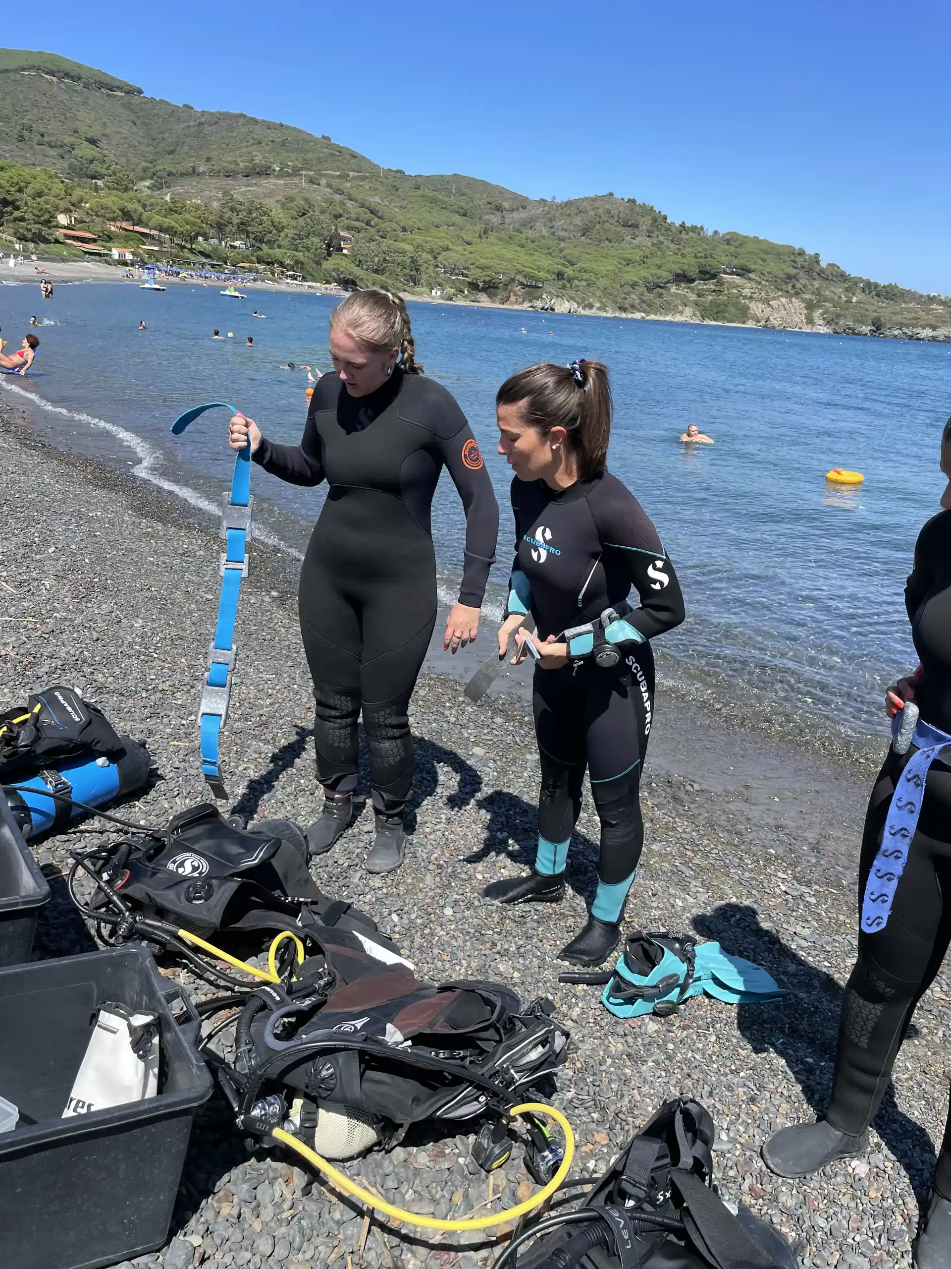 Brifing in spiaggia: come indossare l'attrezzatura completa