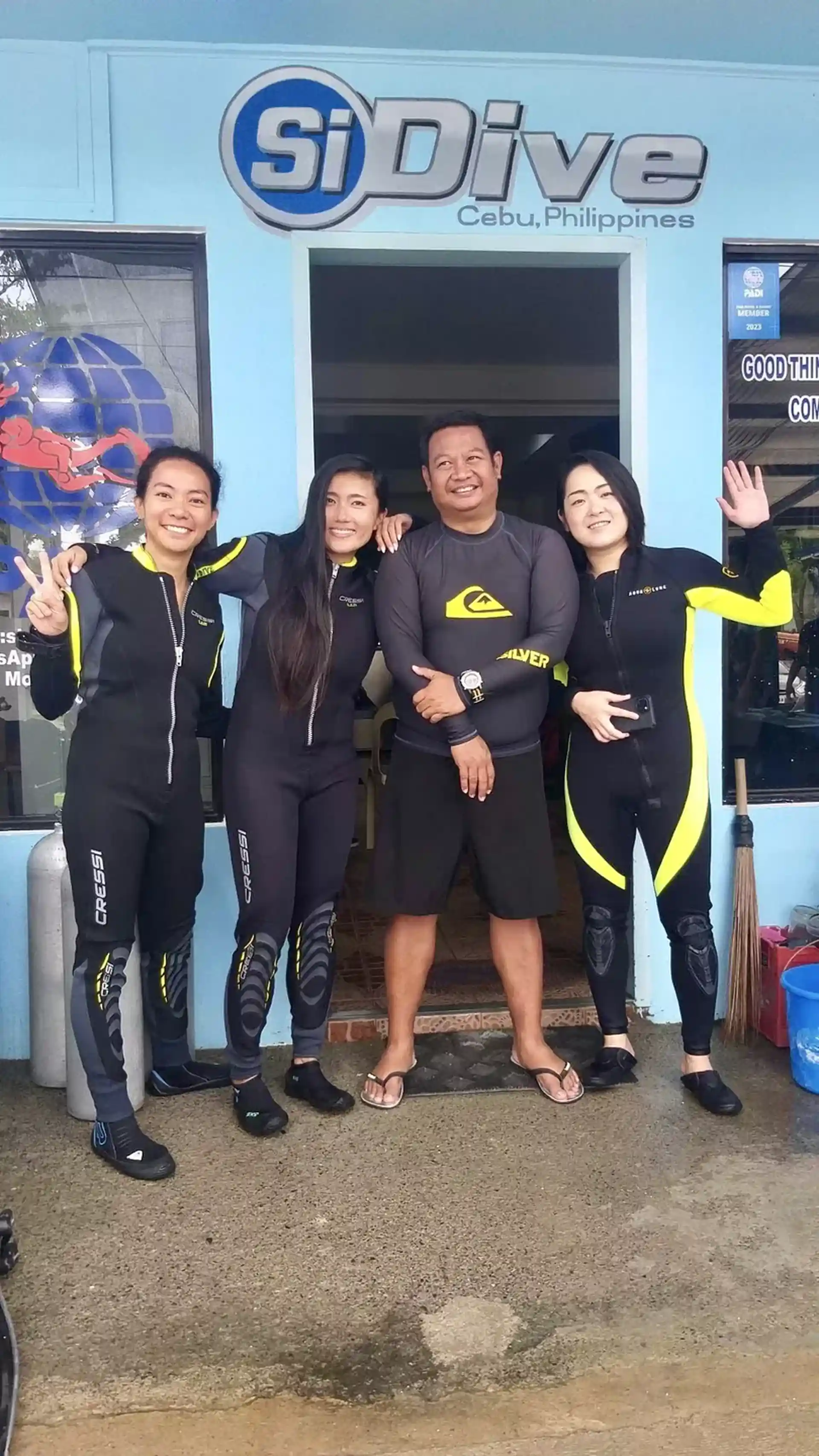 Dive shop photo