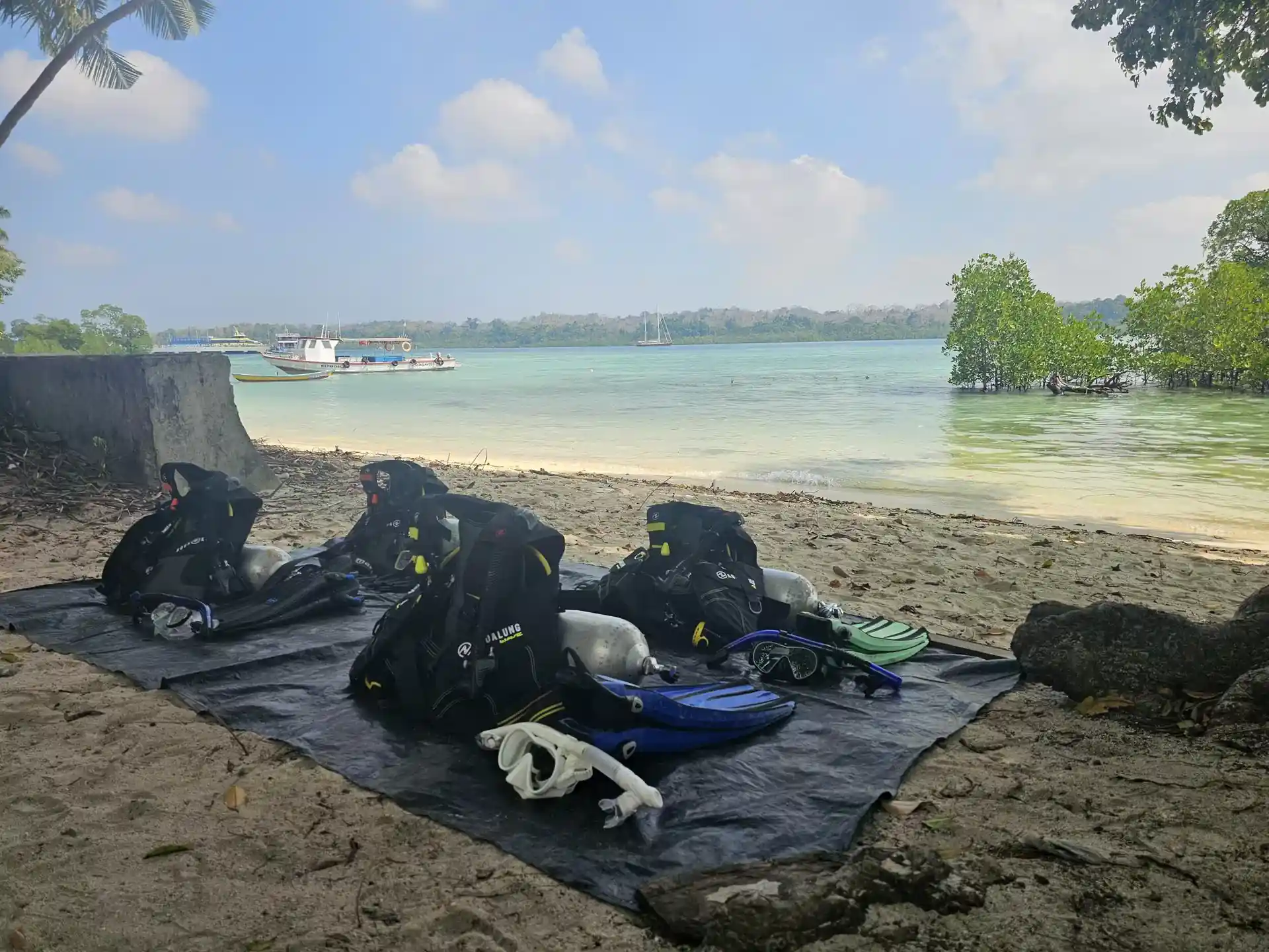Dive shop photo
