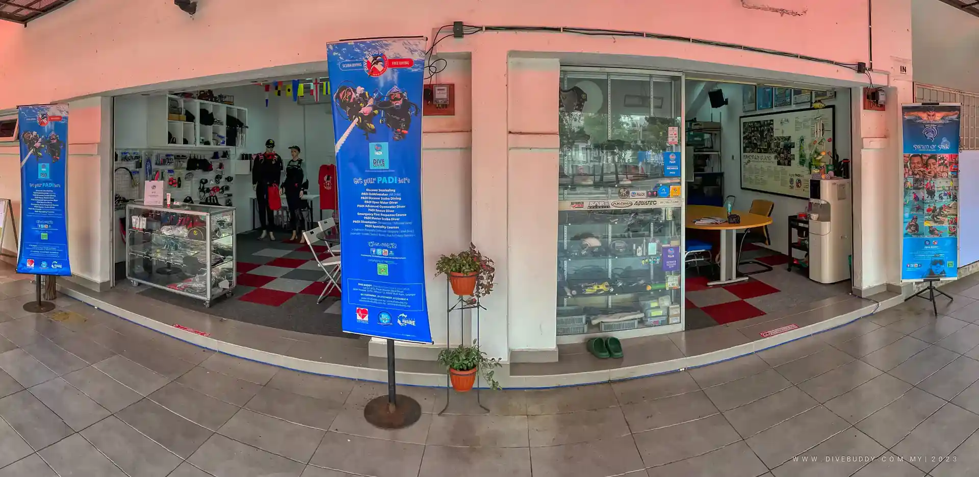 Dive shop photo