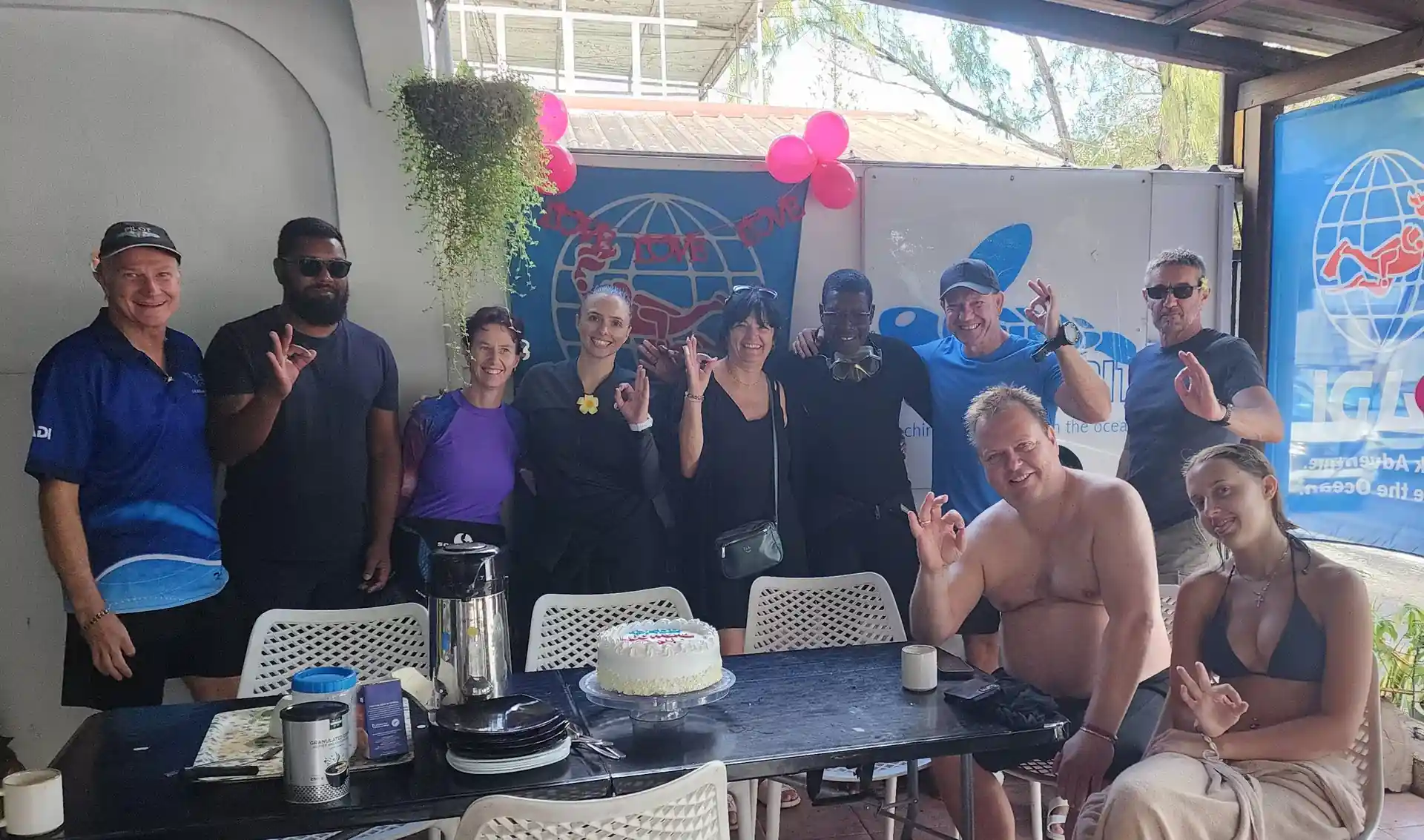 Advanced divers celebrating PADI womens day dive