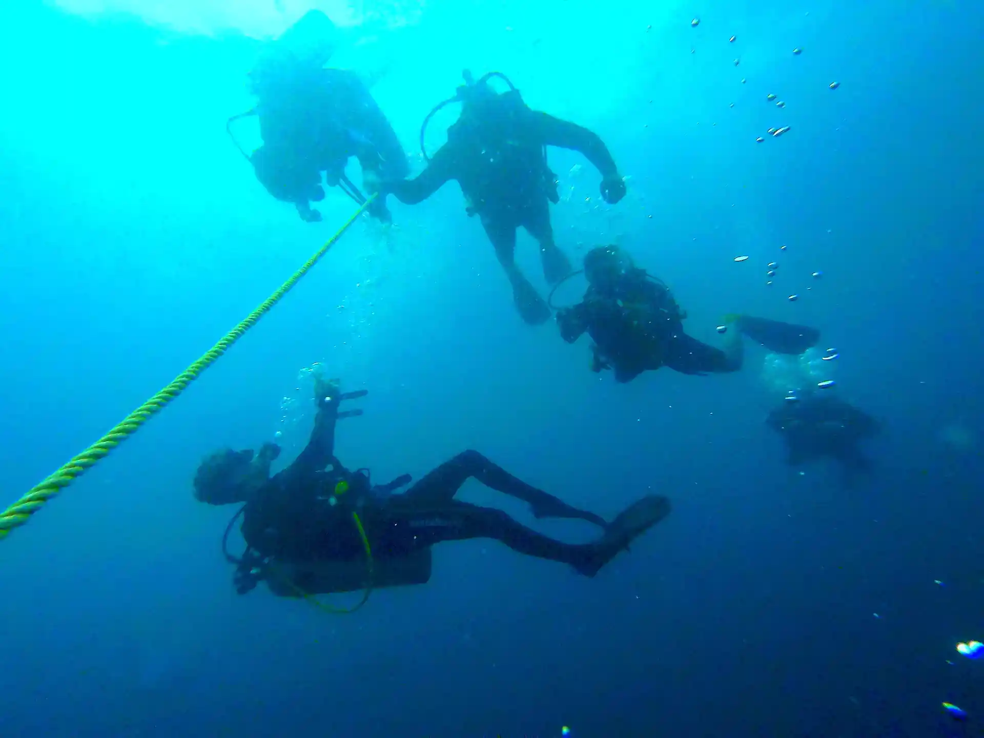 Safety stop after a deep dive at 36 meters