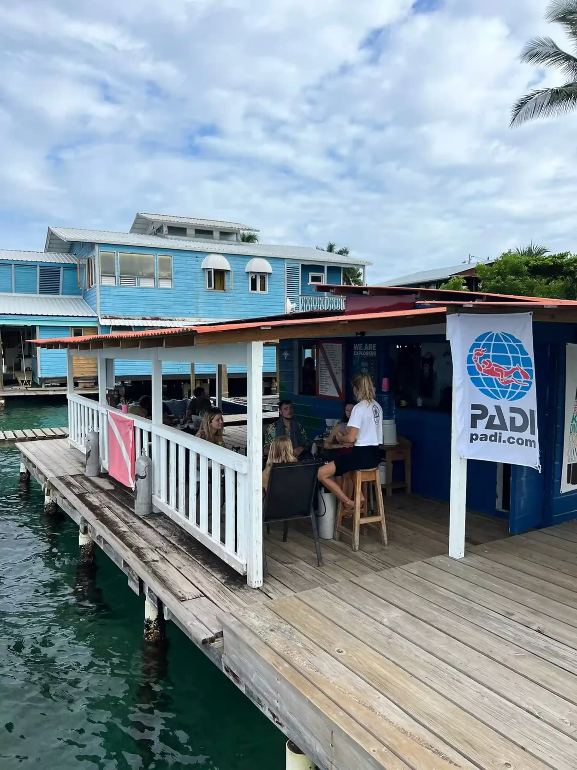 Foto de la tienda de buceo