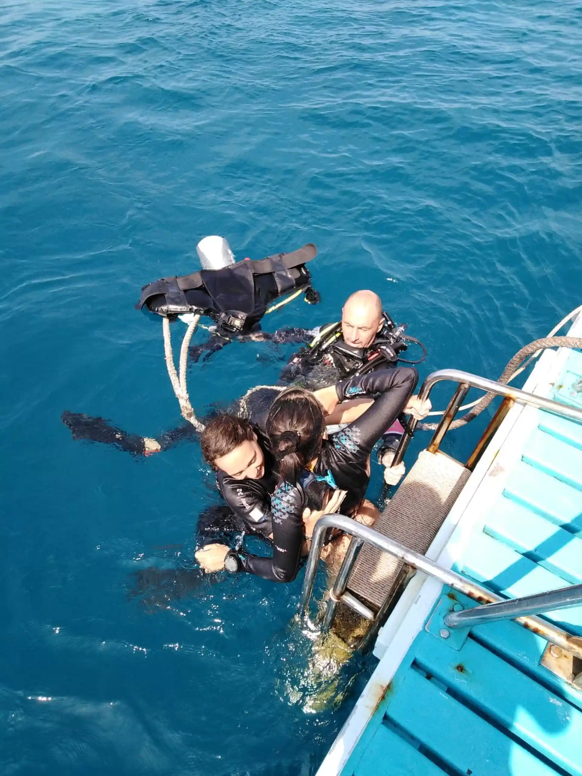 bring up an unconscious diver