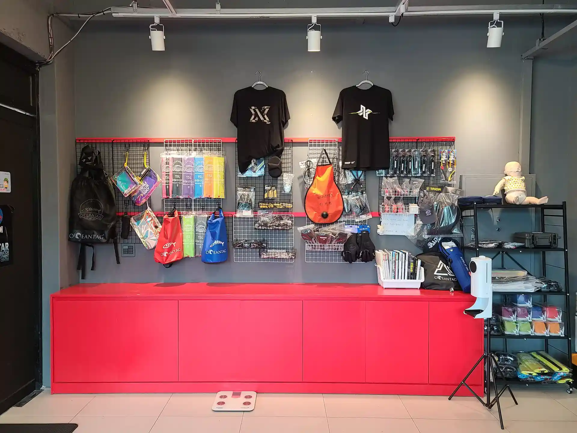 Dive shop photo